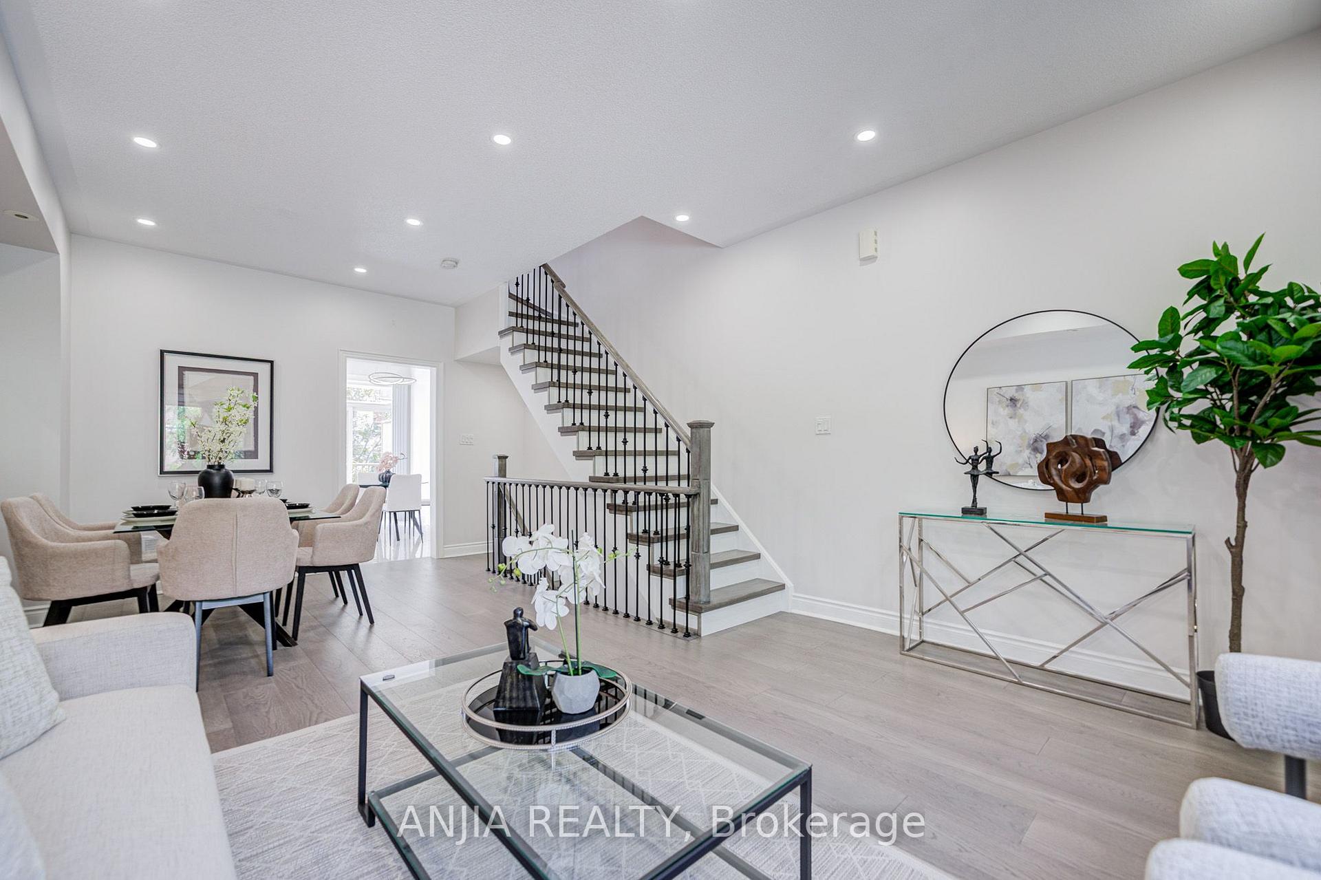 Photo 20 of 25 Galleria Parkway, Markham, Commerce Valley — HOMEH