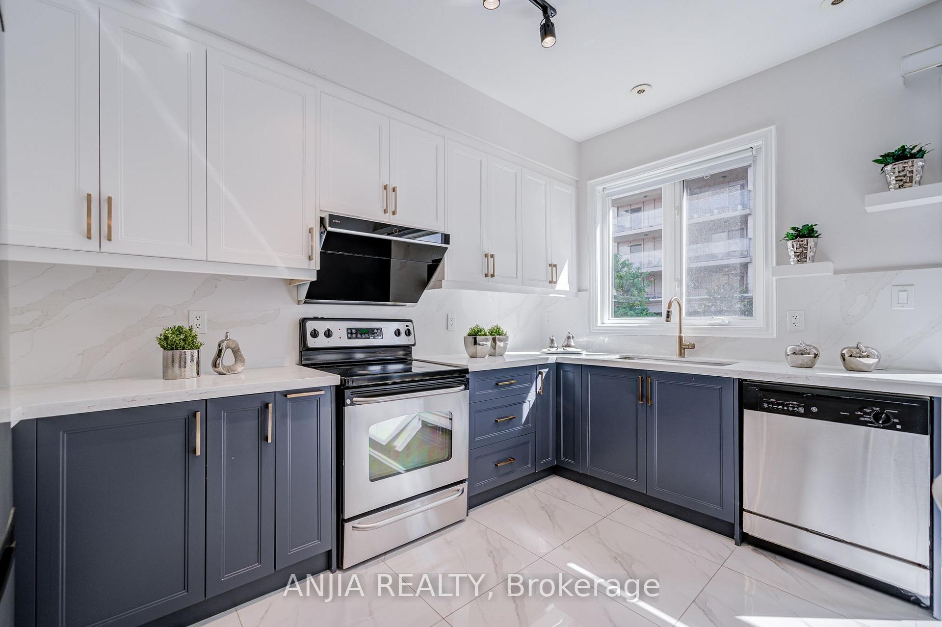 Photo 22 of 25 Galleria Parkway, Markham, Commerce Valley — HOMEH