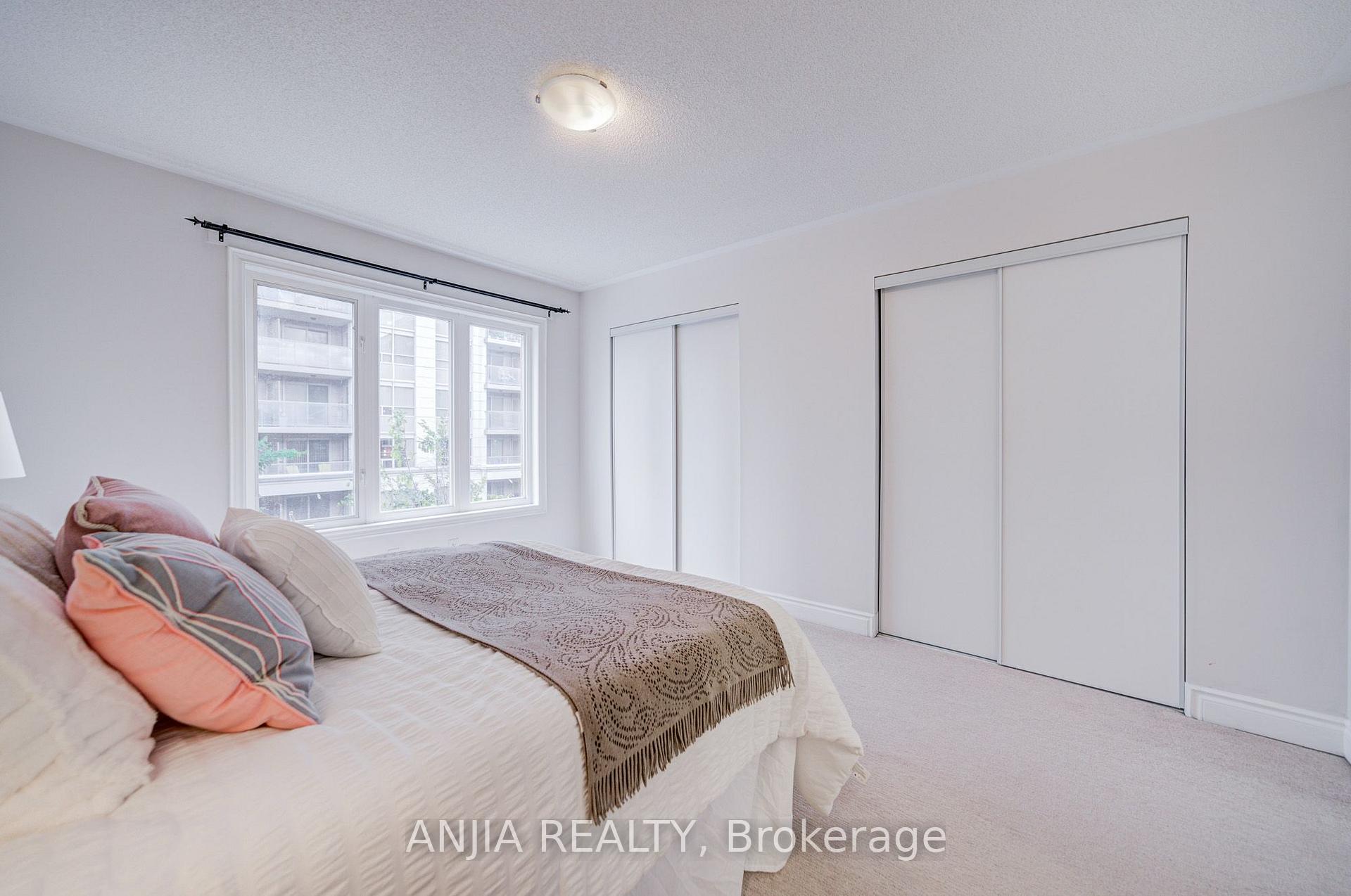 Photo 32 of 25 Galleria Parkway, Markham, Commerce Valley — HOMEH