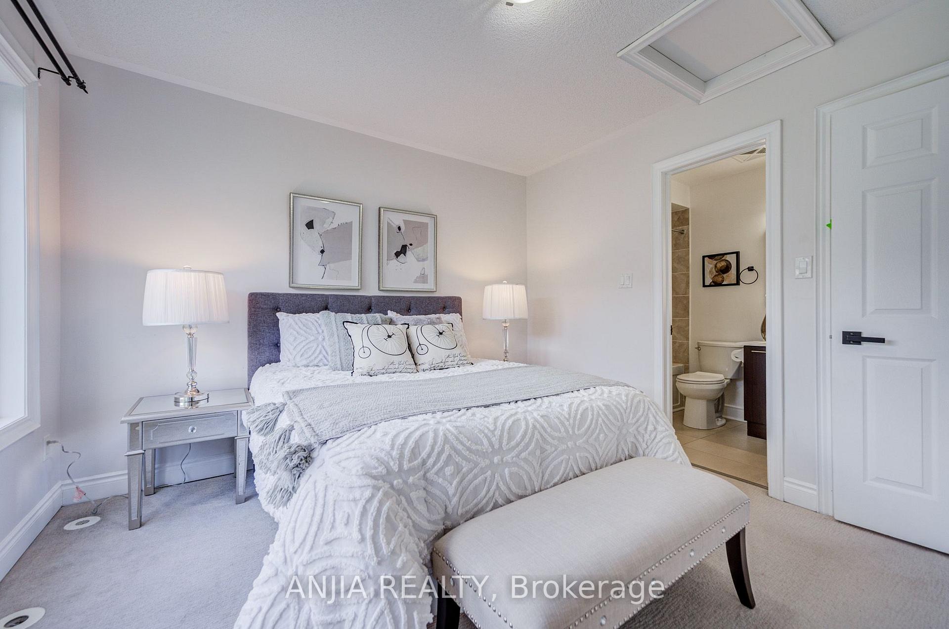 Photo 35 of 25 Galleria Parkway, Markham, Commerce Valley — HOMEH