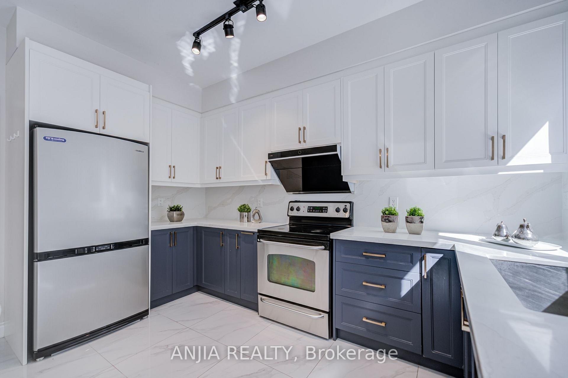 Photo 50 of 25 Galleria Parkway, Markham, Commerce Valley — HOMEH