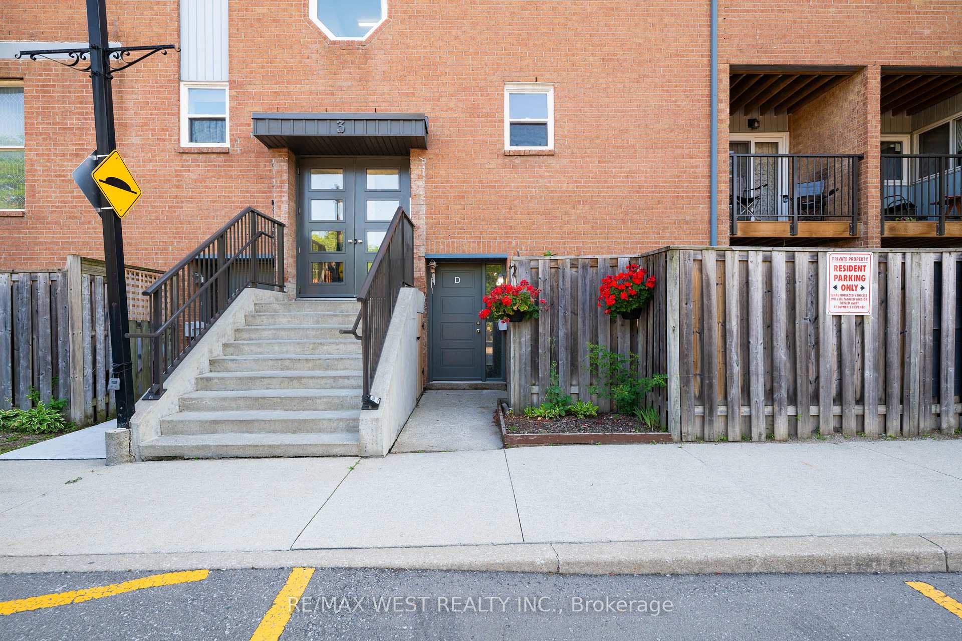 Photo 3 of Unit 3D, 2866 Battleford Road, Mississauga, Meadowvale — HOMEH