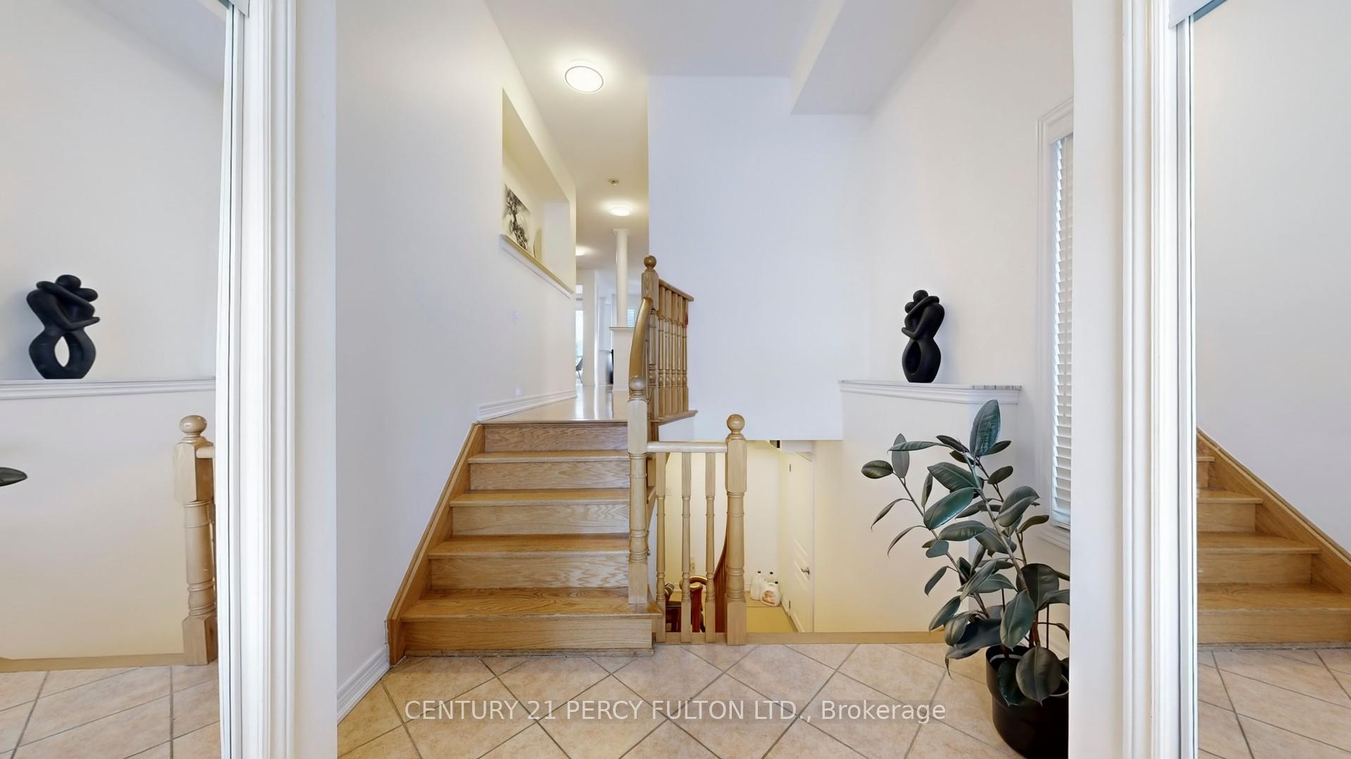 Photo 4 of 145 Silver Maple Road, Richmond Hill, Jefferson — HOMEH
