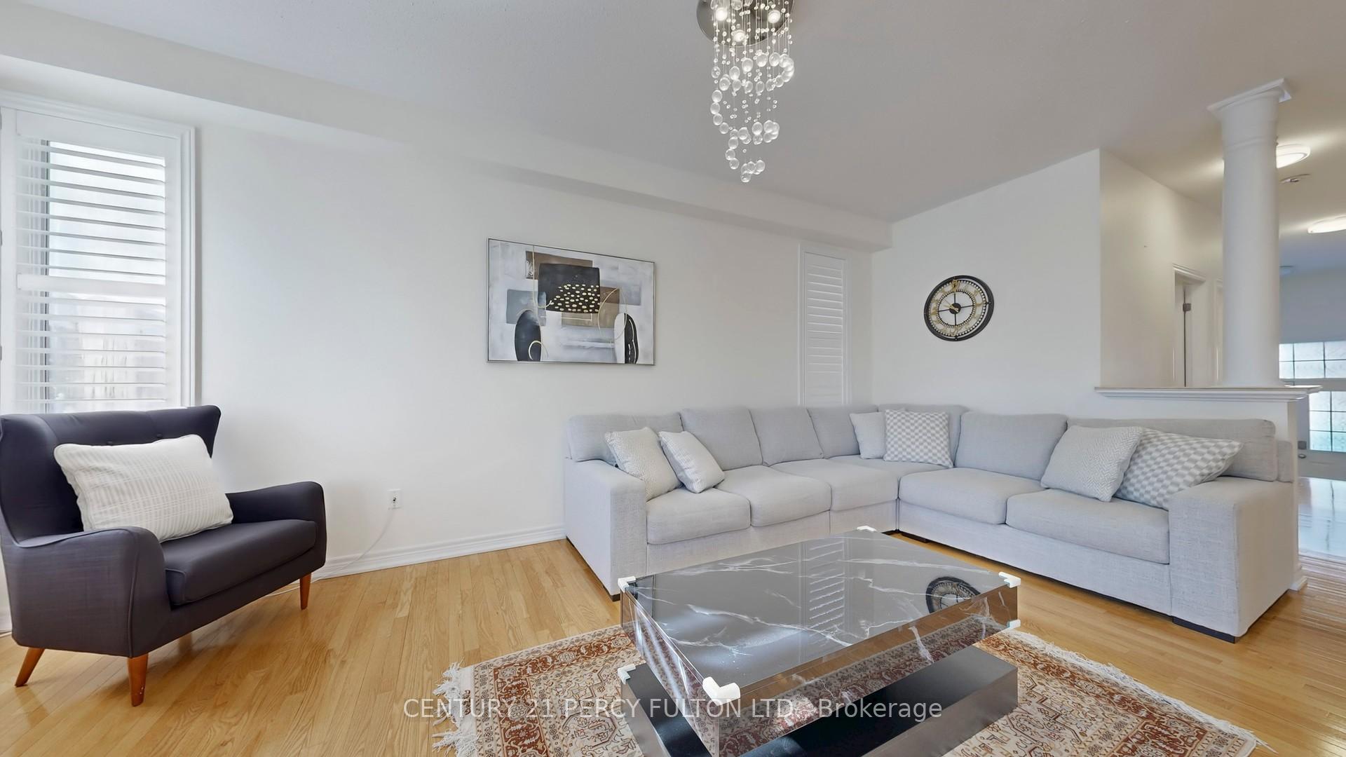 Photo 5 of 145 Silver Maple Road, Richmond Hill, Jefferson — HOMEH