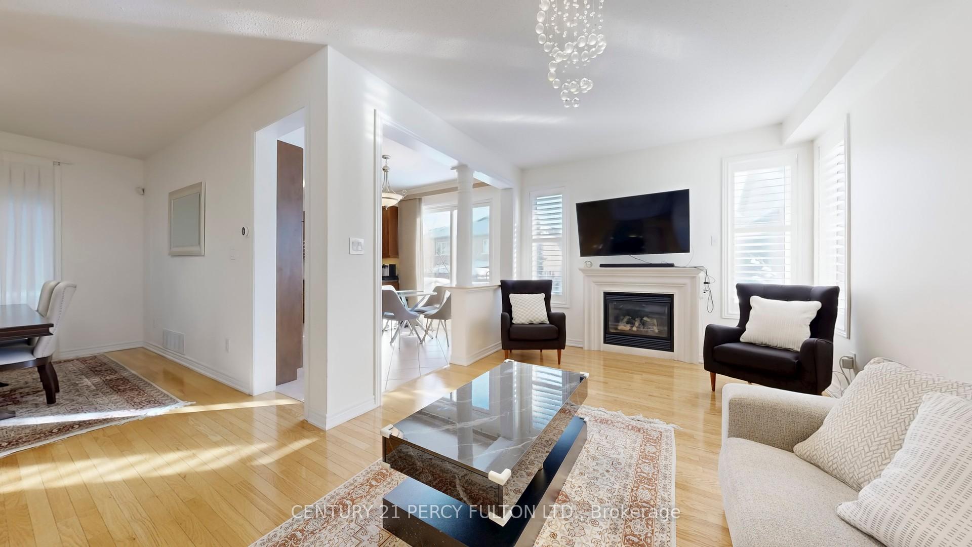 Photo 8 of 145 Silver Maple Road, Richmond Hill, Jefferson — HOMEH