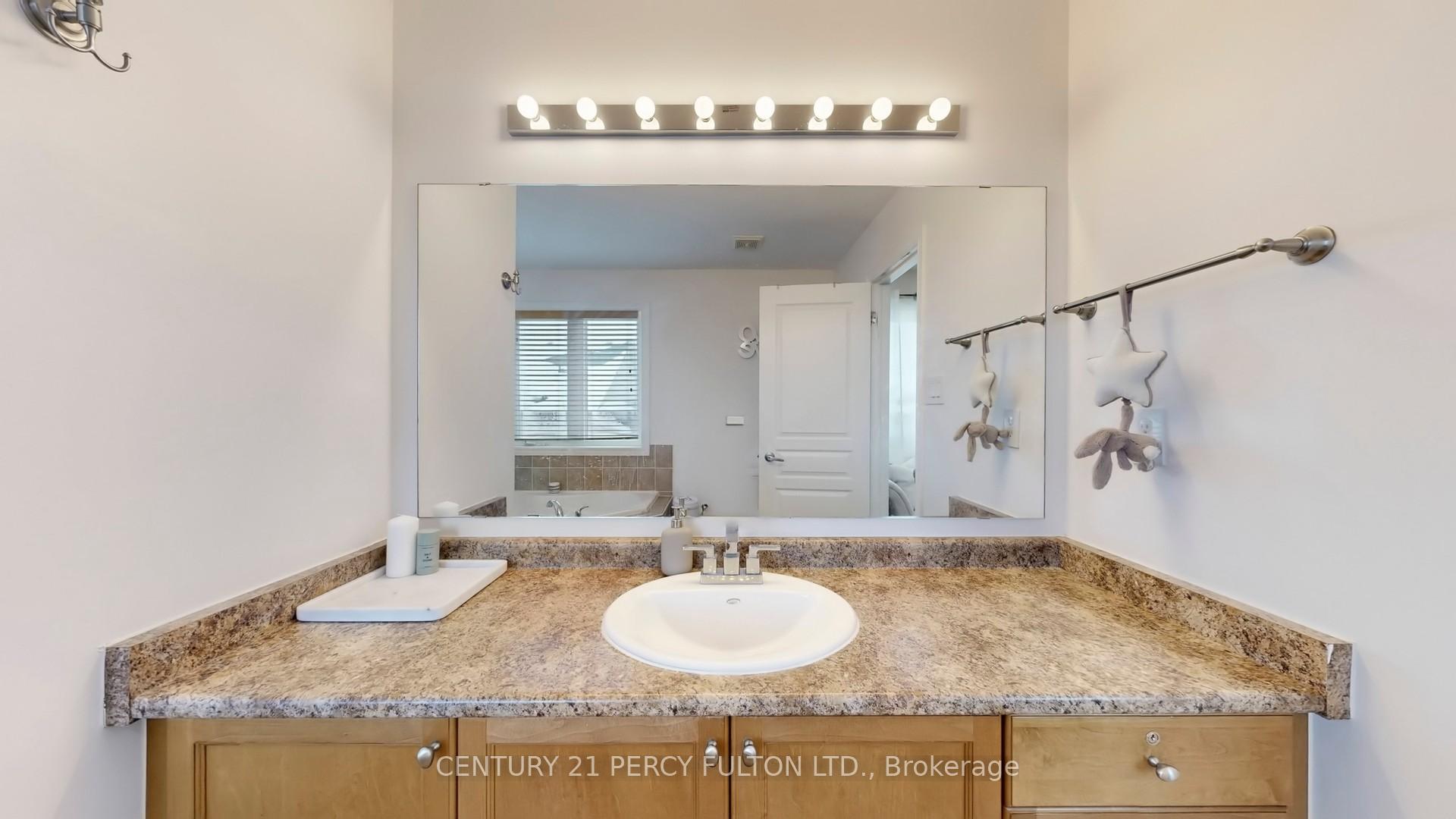 Photo 26 of 145 Silver Maple Road, Richmond Hill, Jefferson — HOMEH