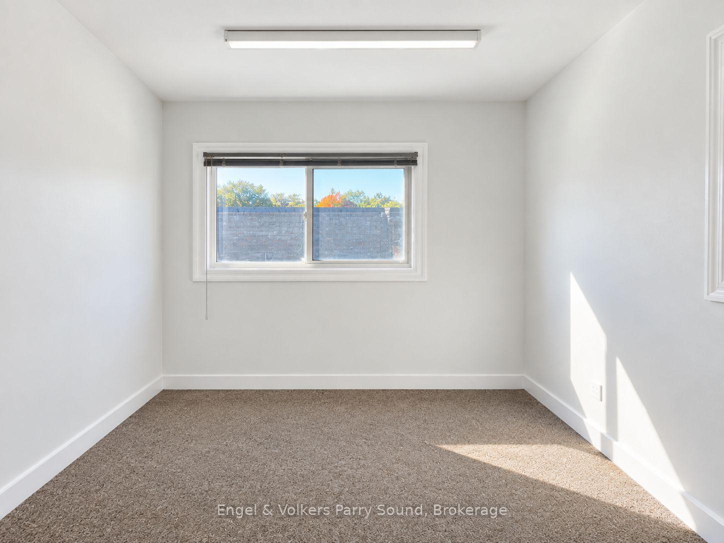 Photo 5 of Unit C, 93 James Street, Parry Sound — HOMEH