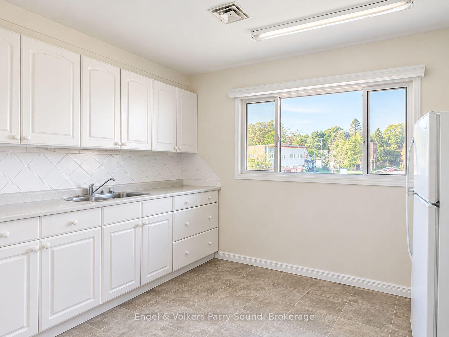 Photo 9 of Unit C, 93 James Street, Parry Sound — HOMEH