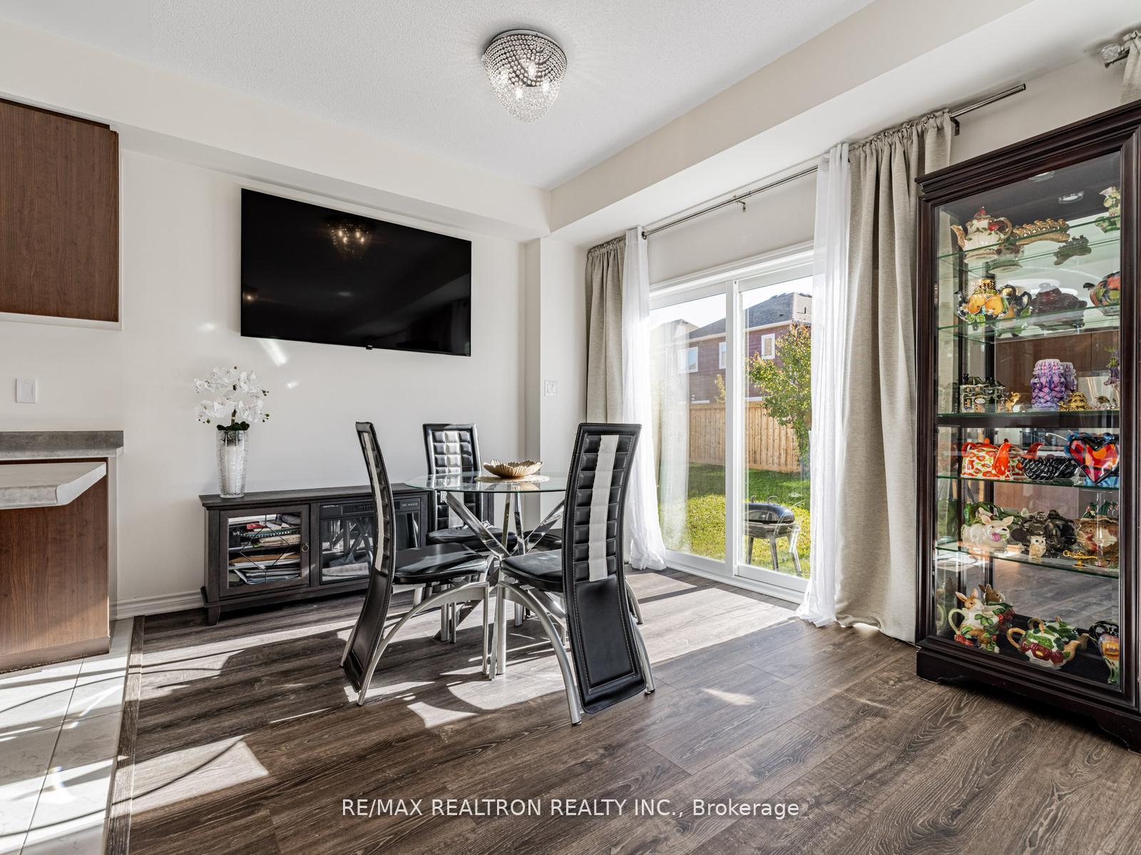 Photo 13 of 6 Bobolink Drive, Wasaga Beach — HOMEH