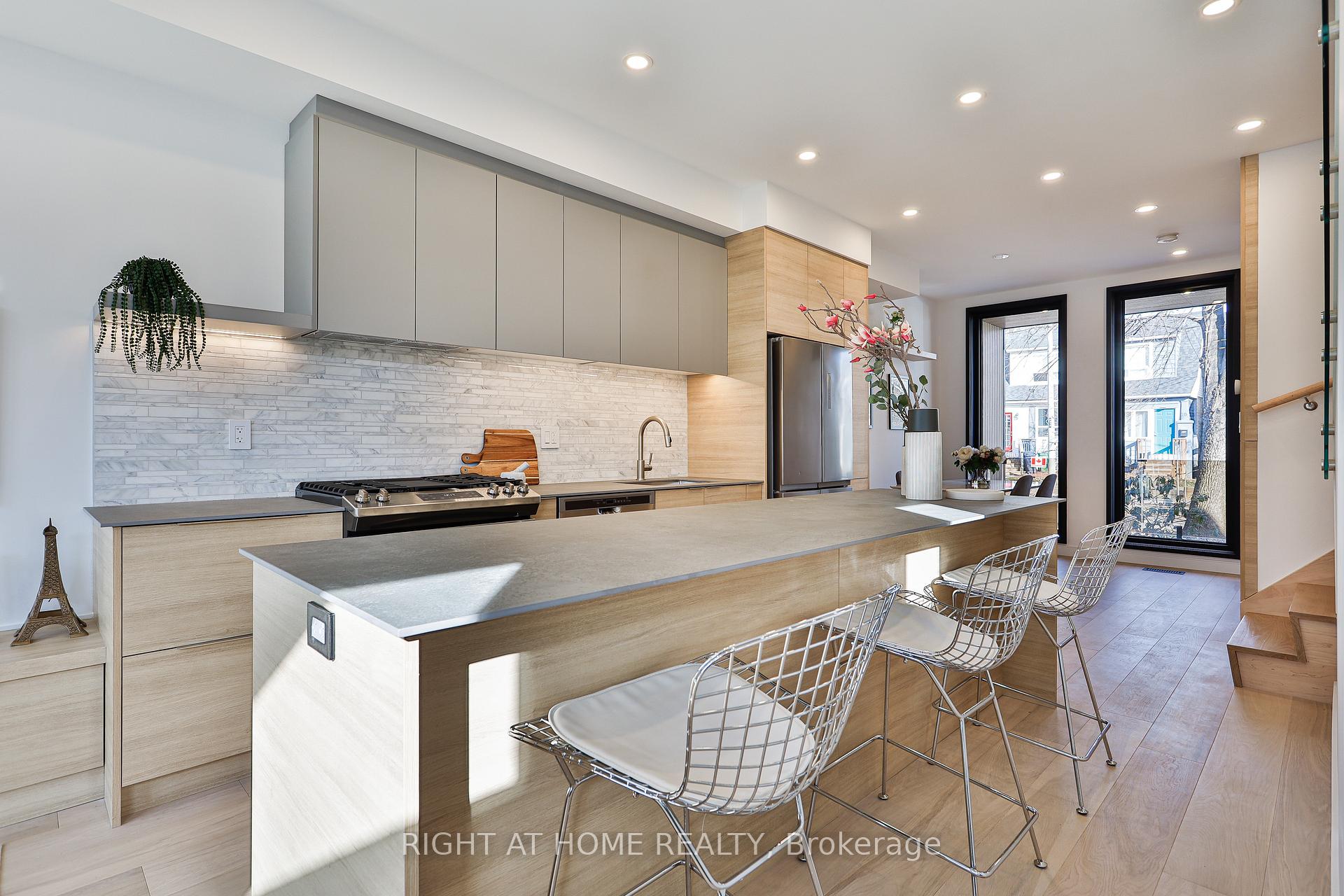 Photo 8 of Unit MAIN AND LANEWAY, 11 Merrill Avenue, Toronto, Woodbine Corridor — HOMEH