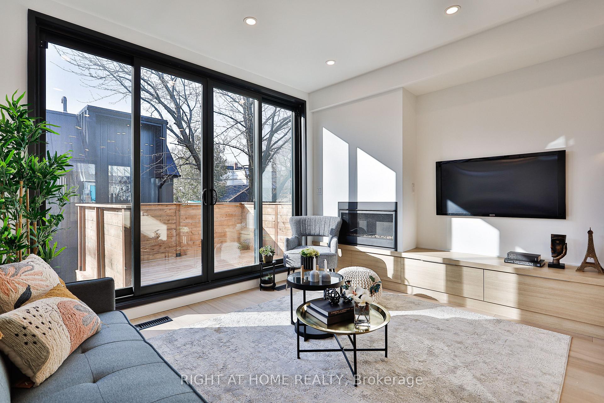 Photo 9 of Unit MAIN AND LANEWAY, 11 Merrill Avenue, Toronto, Woodbine Corridor — HOMEH