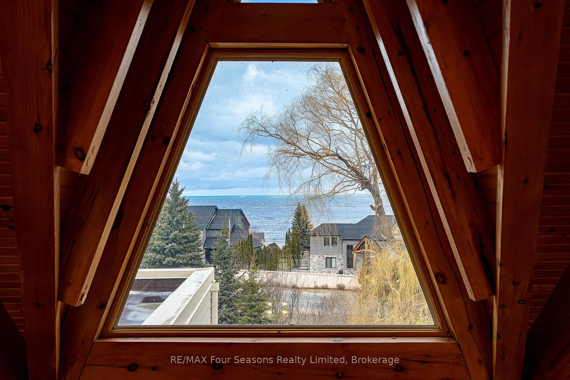 Photo 8 of 147 Lakeshore Road E, Blue Mountains — HOMEH