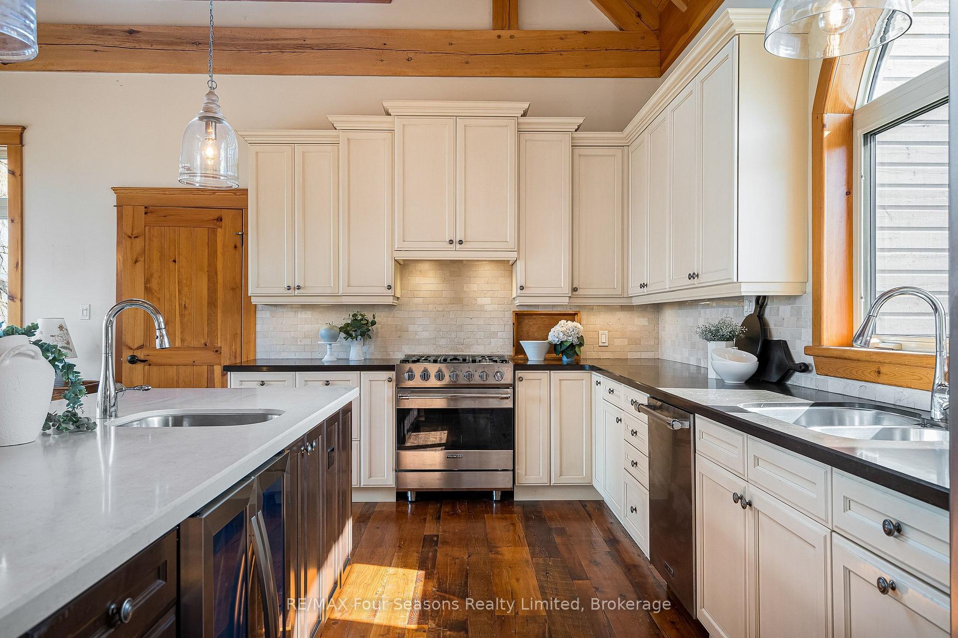 Photo 13 of 147 Lakeshore Road E, Blue Mountains — HOMEH