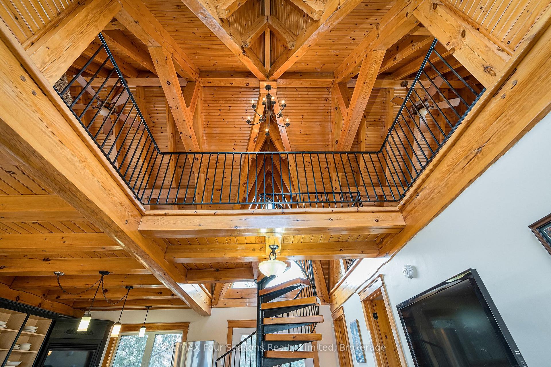 Photo 21 of 147 Lakeshore Road E, Blue Mountains — HOMEH