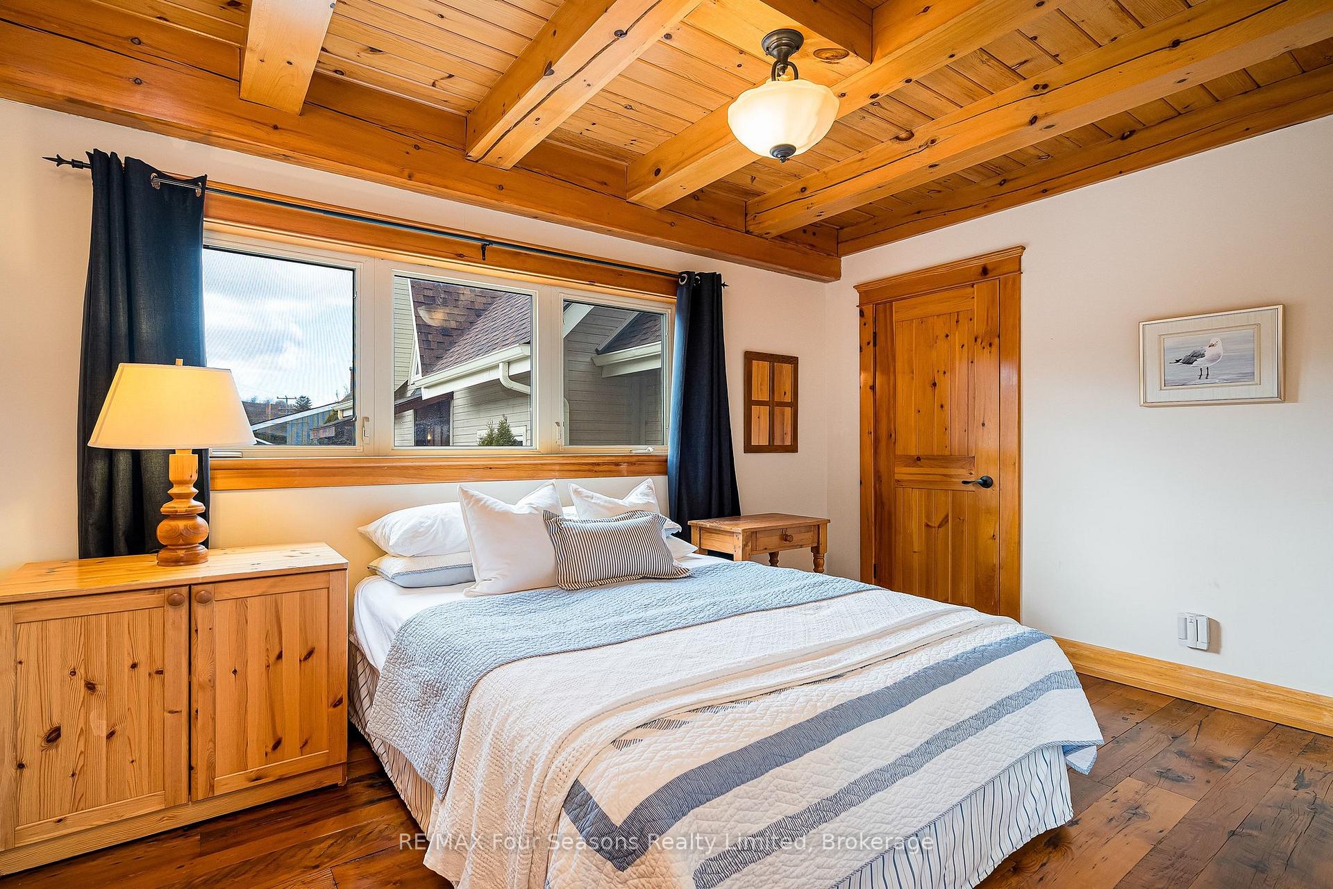 Photo 22 of 147 Lakeshore Road E, Blue Mountains — HOMEH