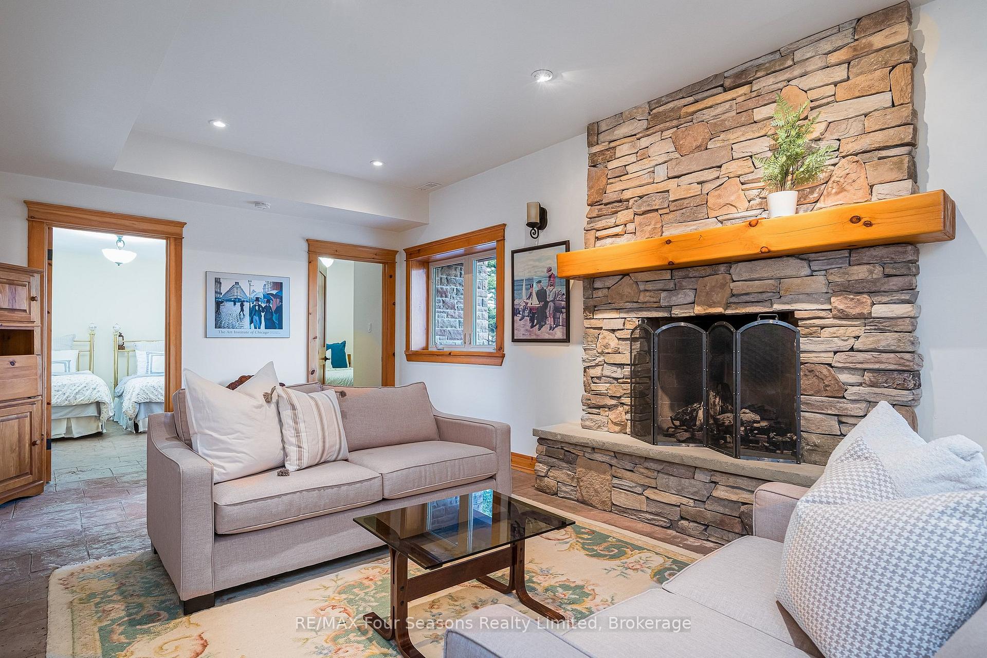Photo 24 of 147 Lakeshore Road E, Blue Mountains — HOMEH