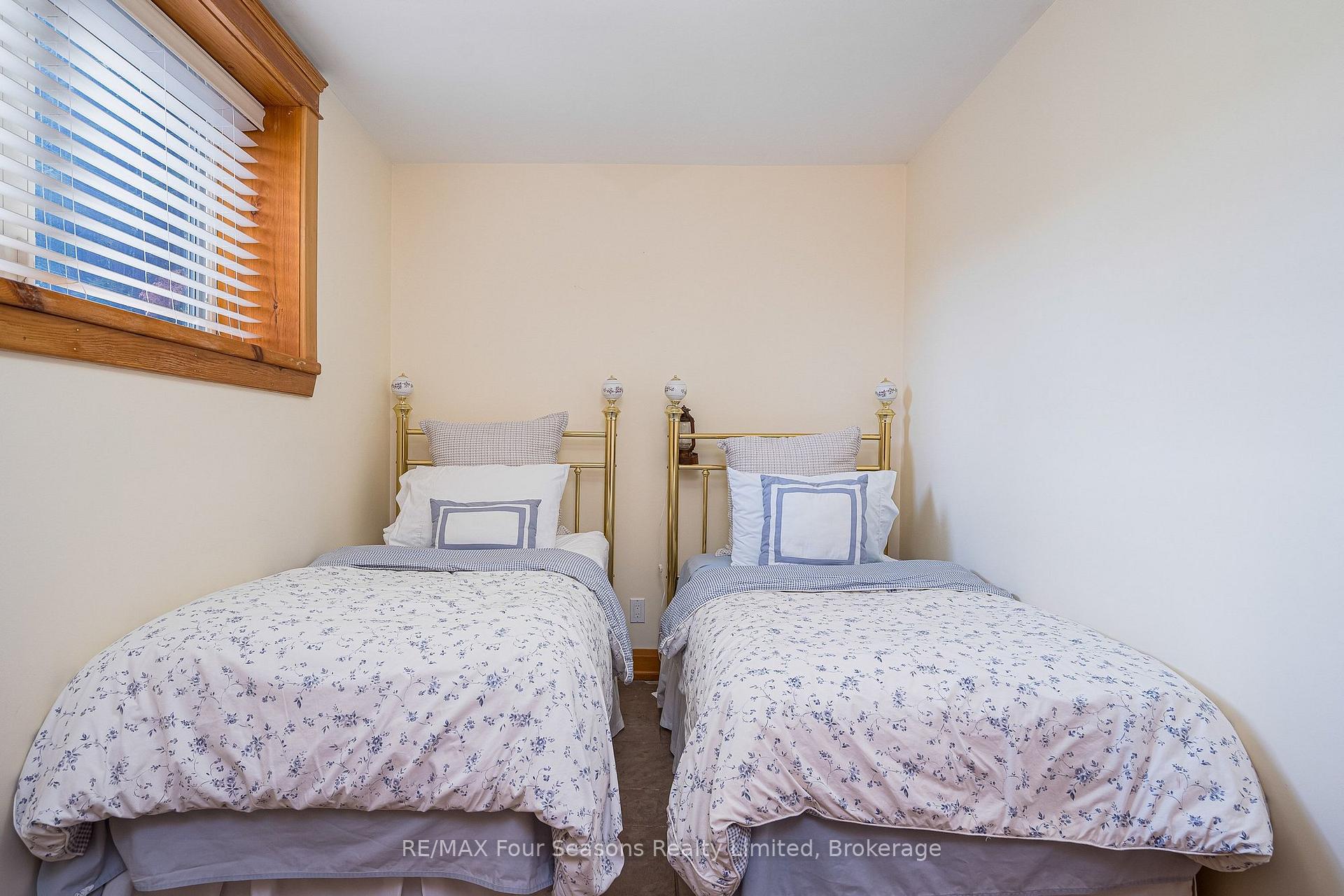 Photo 26 of 147 Lakeshore Road E, Blue Mountains — HOMEH