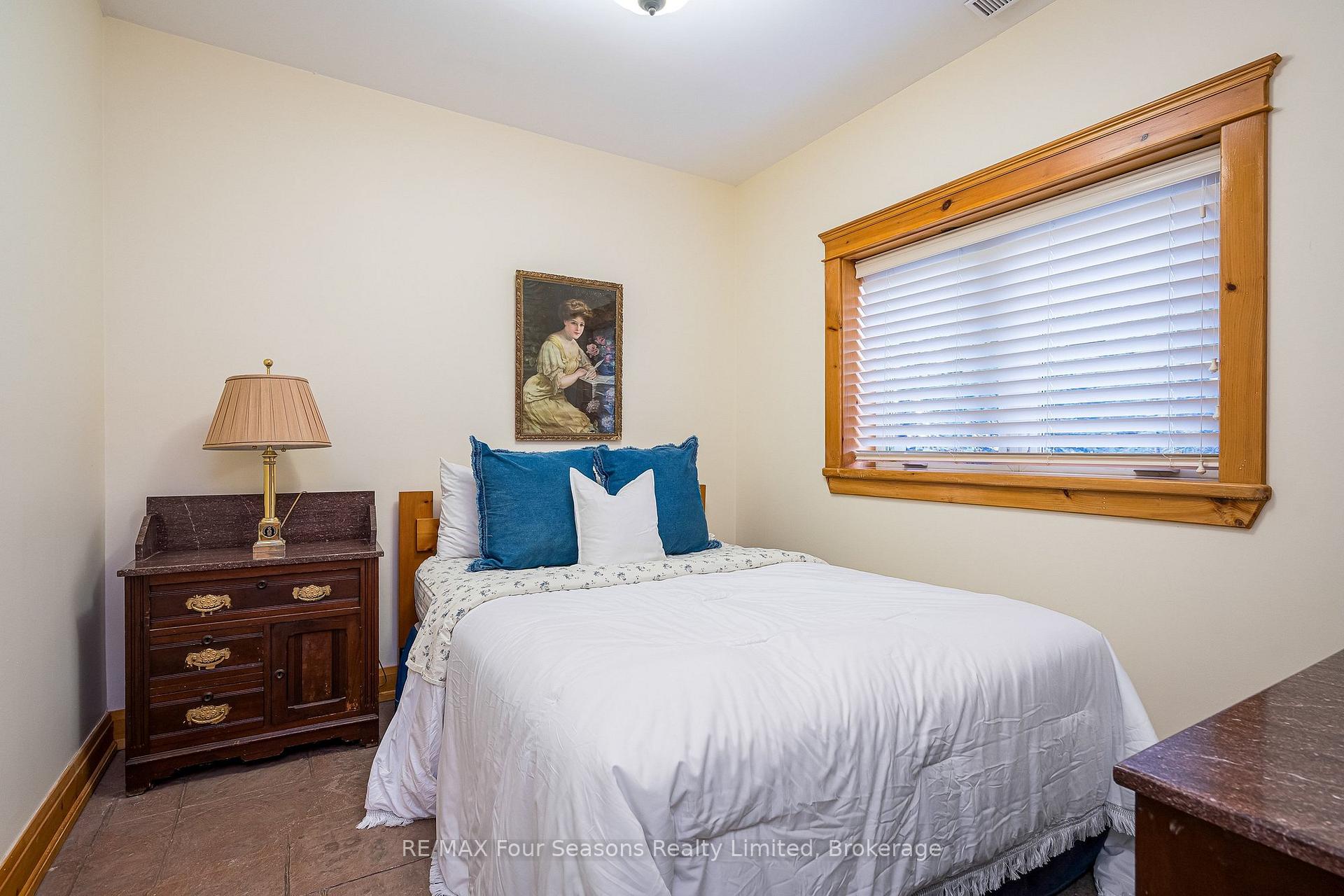 Photo 27 of 147 Lakeshore Road E, Blue Mountains — HOMEH