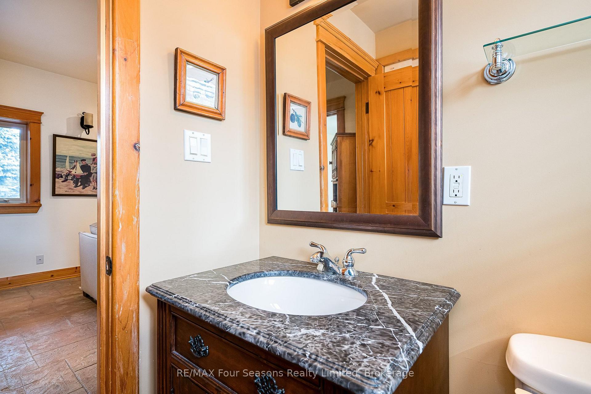 Photo 34 of 147 Lakeshore Road E, Blue Mountains — HOMEH