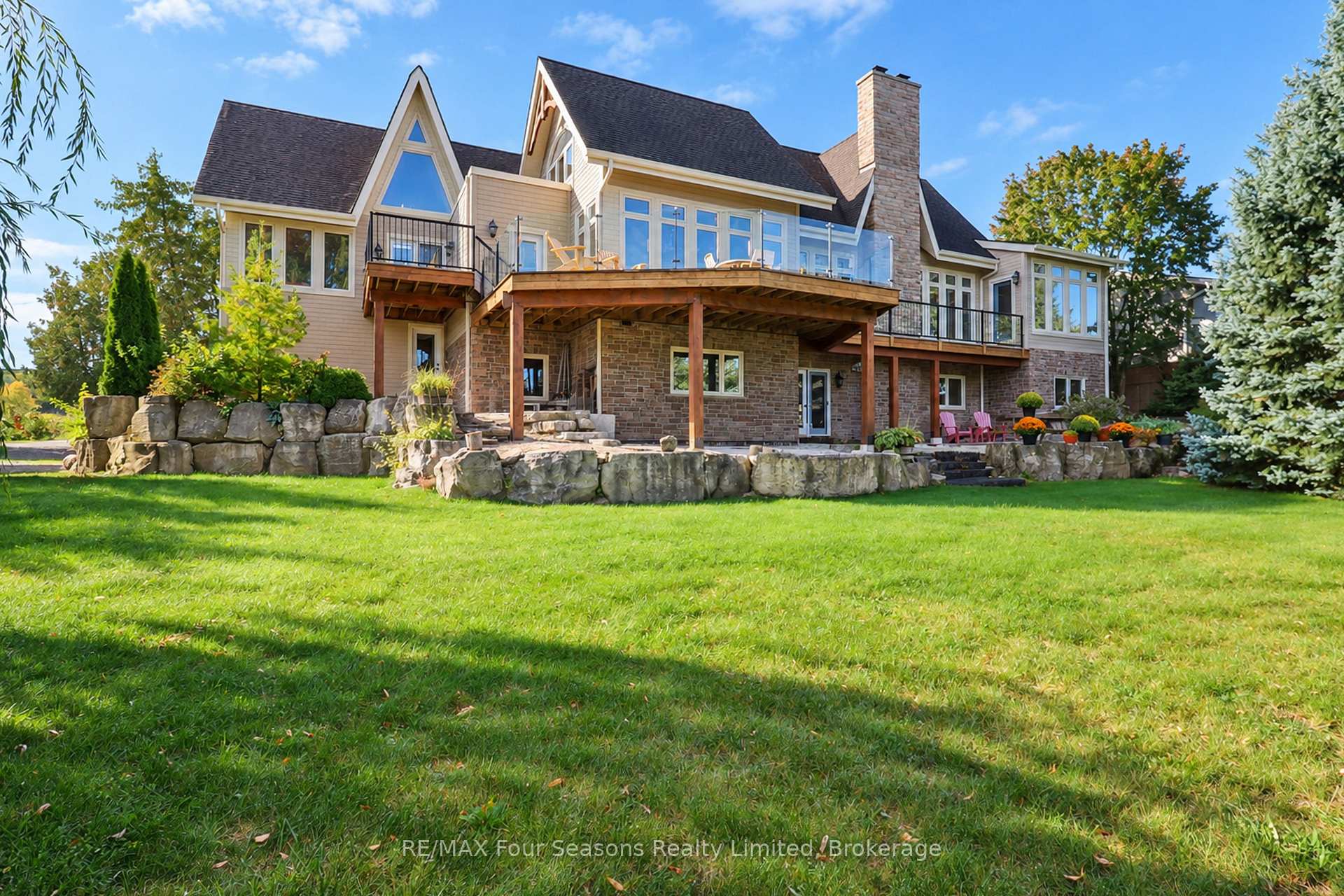 Photo 41 of 147 Lakeshore Road E, Blue Mountains — HOMEH