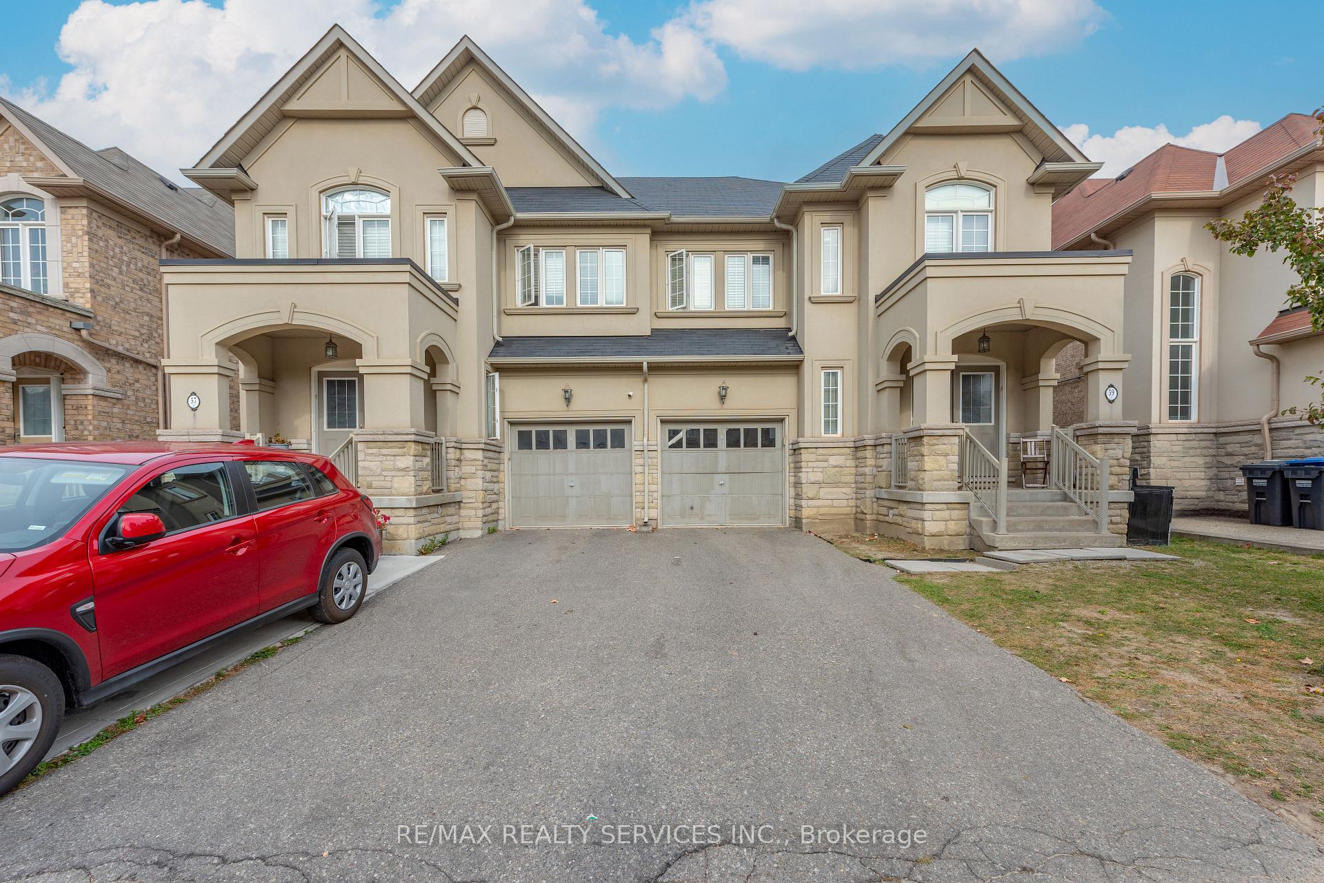 Photo 2 of 59 Beachville Circle, Brampton, Credit Valley — HOMEH