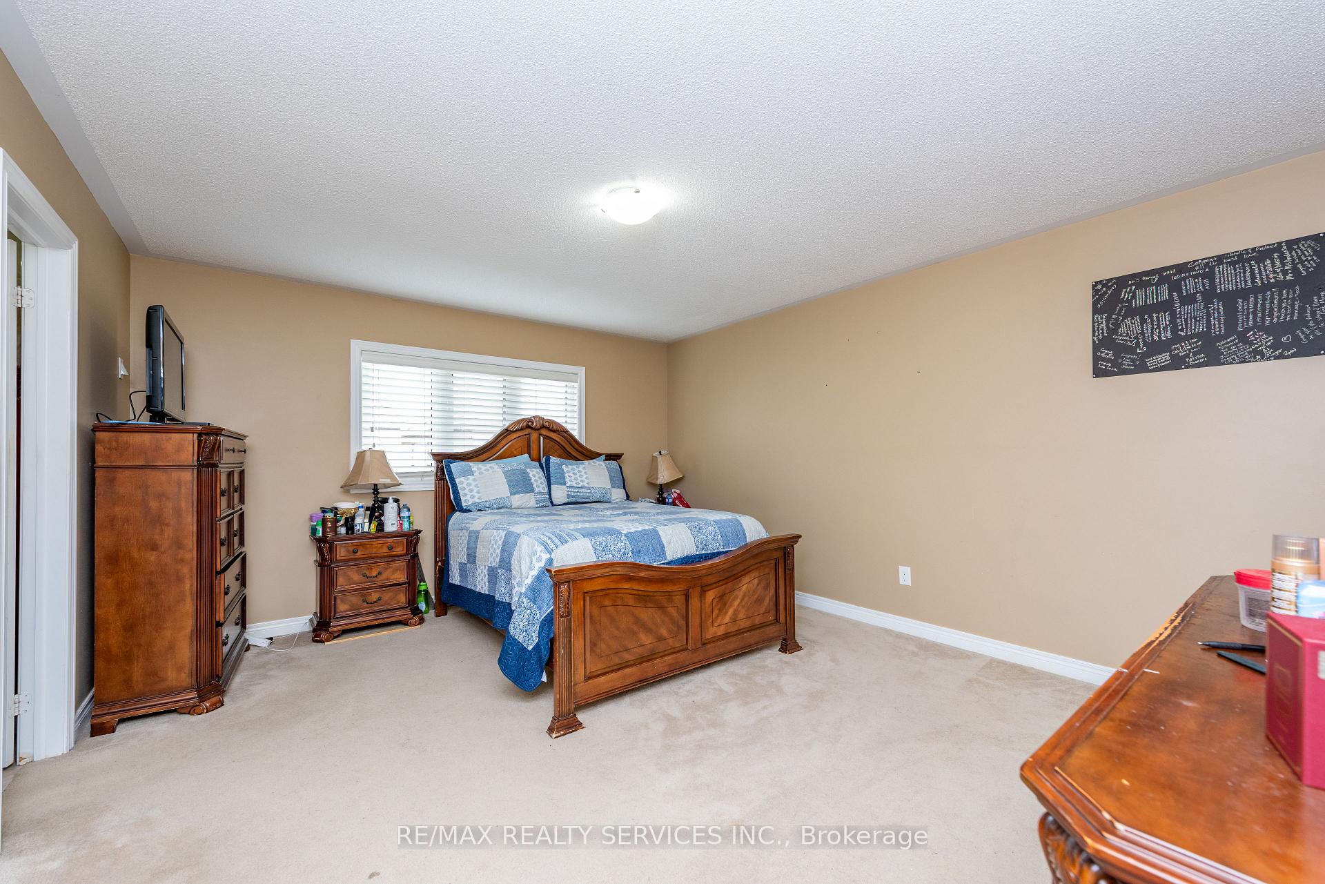 Photo 8 of 59 Beachville Circle, Brampton, Credit Valley — HOMEH