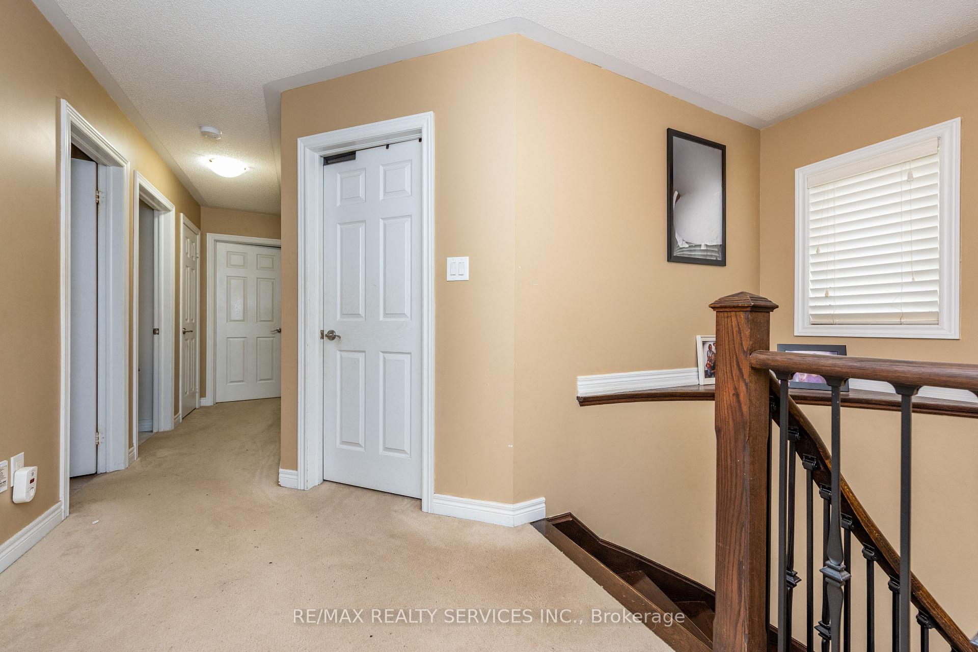 Photo 10 of 59 Beachville Circle, Brampton, Credit Valley — HOMEH