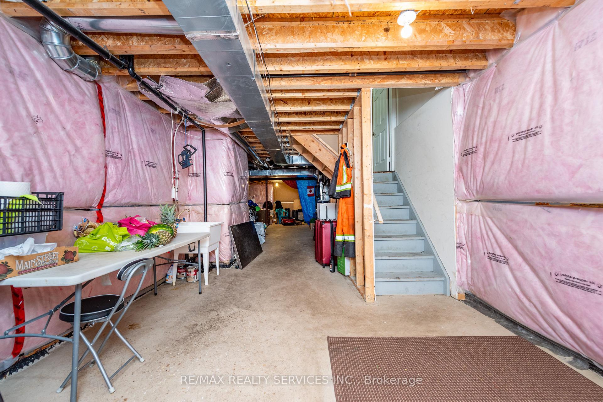 Photo 15 of 59 Beachville Circle, Brampton, Credit Valley — HOMEH