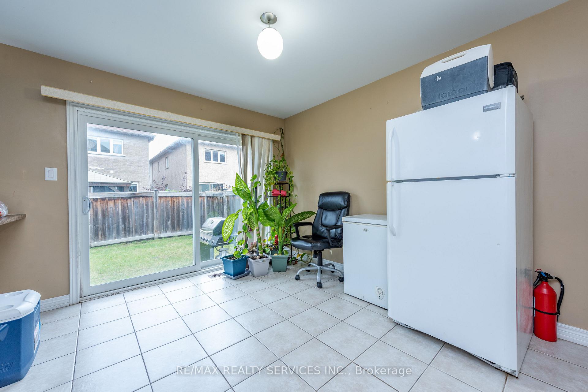 Photo 19 of 59 Beachville Circle, Brampton, Credit Valley — HOMEH