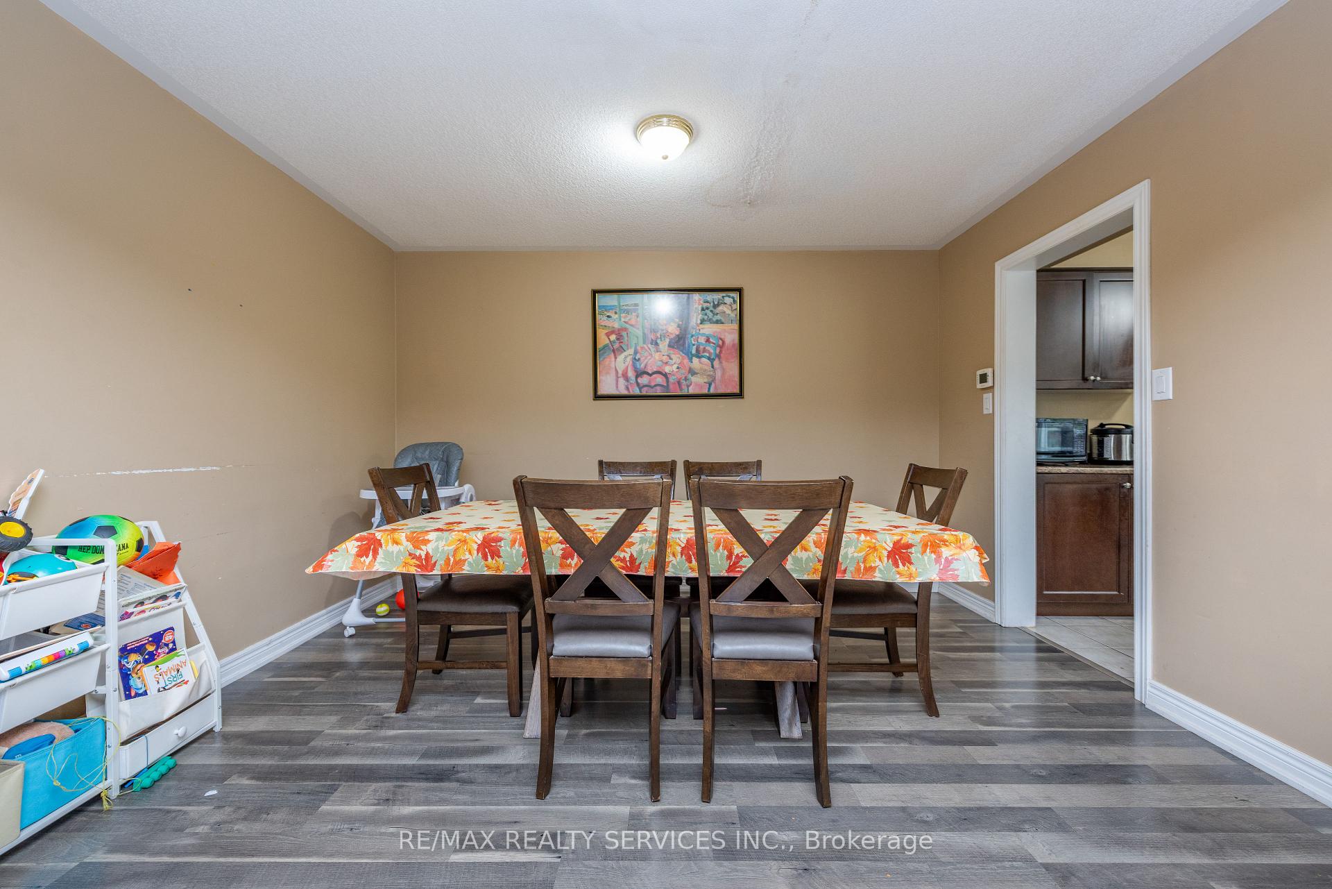 Photo 26 of 59 Beachville Circle, Brampton, Credit Valley — HOMEH