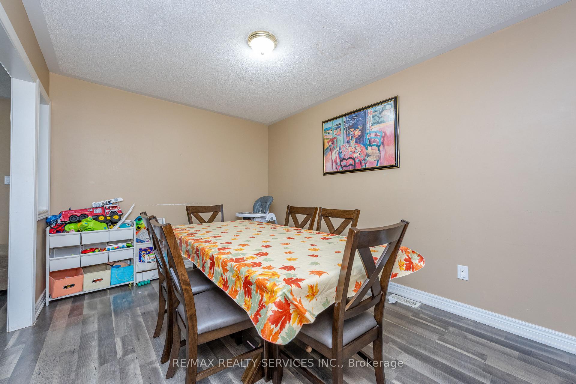 Photo 27 of 59 Beachville Circle, Brampton, Credit Valley — HOMEH