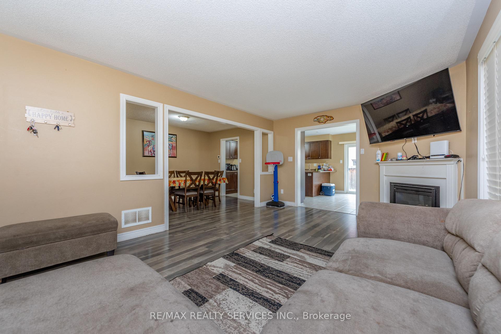 Photo 28 of 59 Beachville Circle, Brampton, Credit Valley — HOMEH