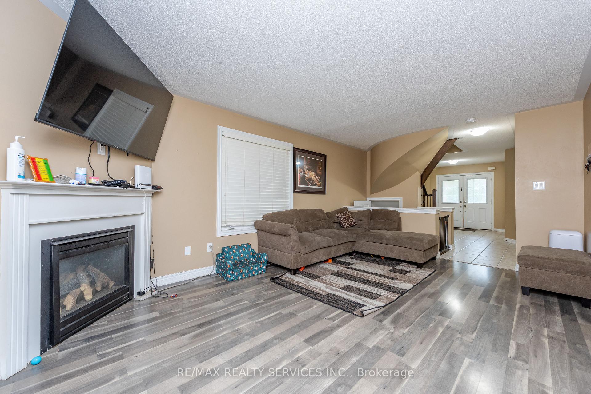 Photo 32 of 59 Beachville Circle, Brampton, Credit Valley — HOMEH