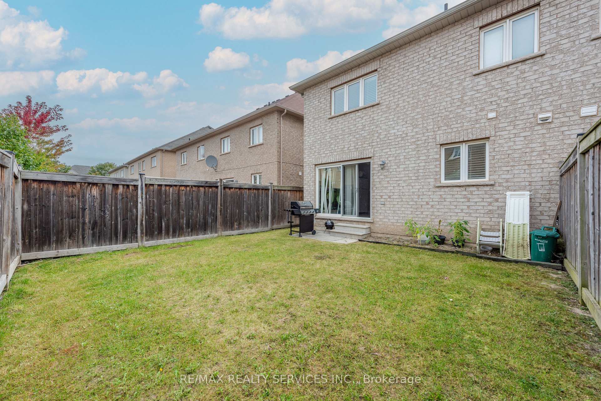 Photo 40 of 59 Beachville Circle, Brampton, Credit Valley — HOMEH