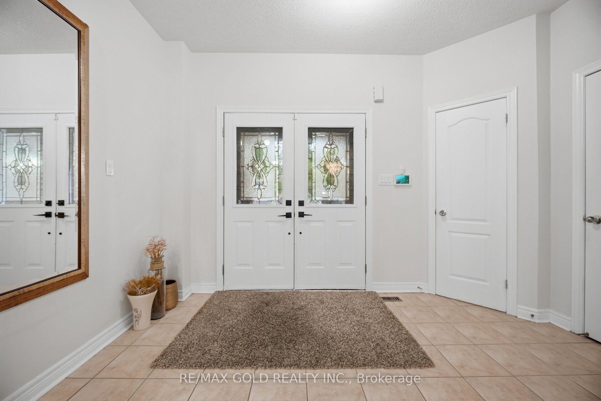 Photo 3 of 10 Sir Jacobs Crescent, Brampton, Fletcher's Meadow — HOMEH