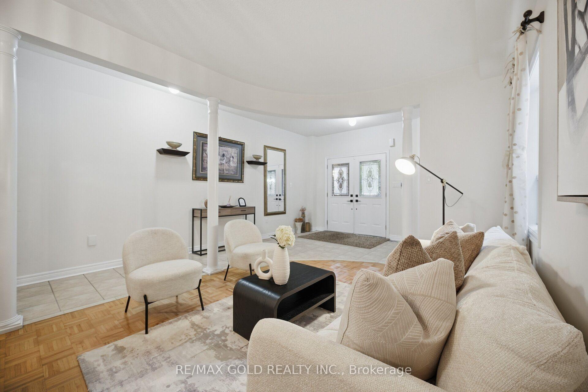 Photo 5 of 10 Sir Jacobs Crescent, Brampton, Fletcher's Meadow — HOMEH