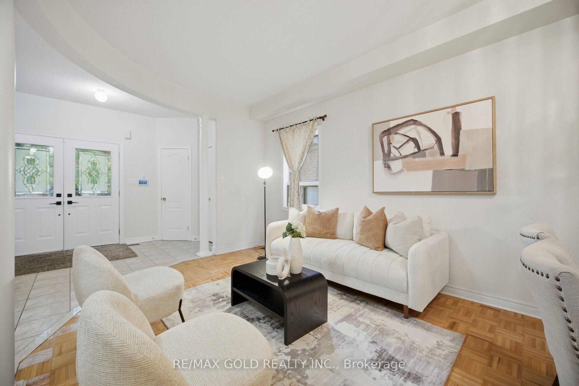 Photo 6 of 10 Sir Jacobs Crescent, Brampton, Fletcher's Meadow — HOMEH