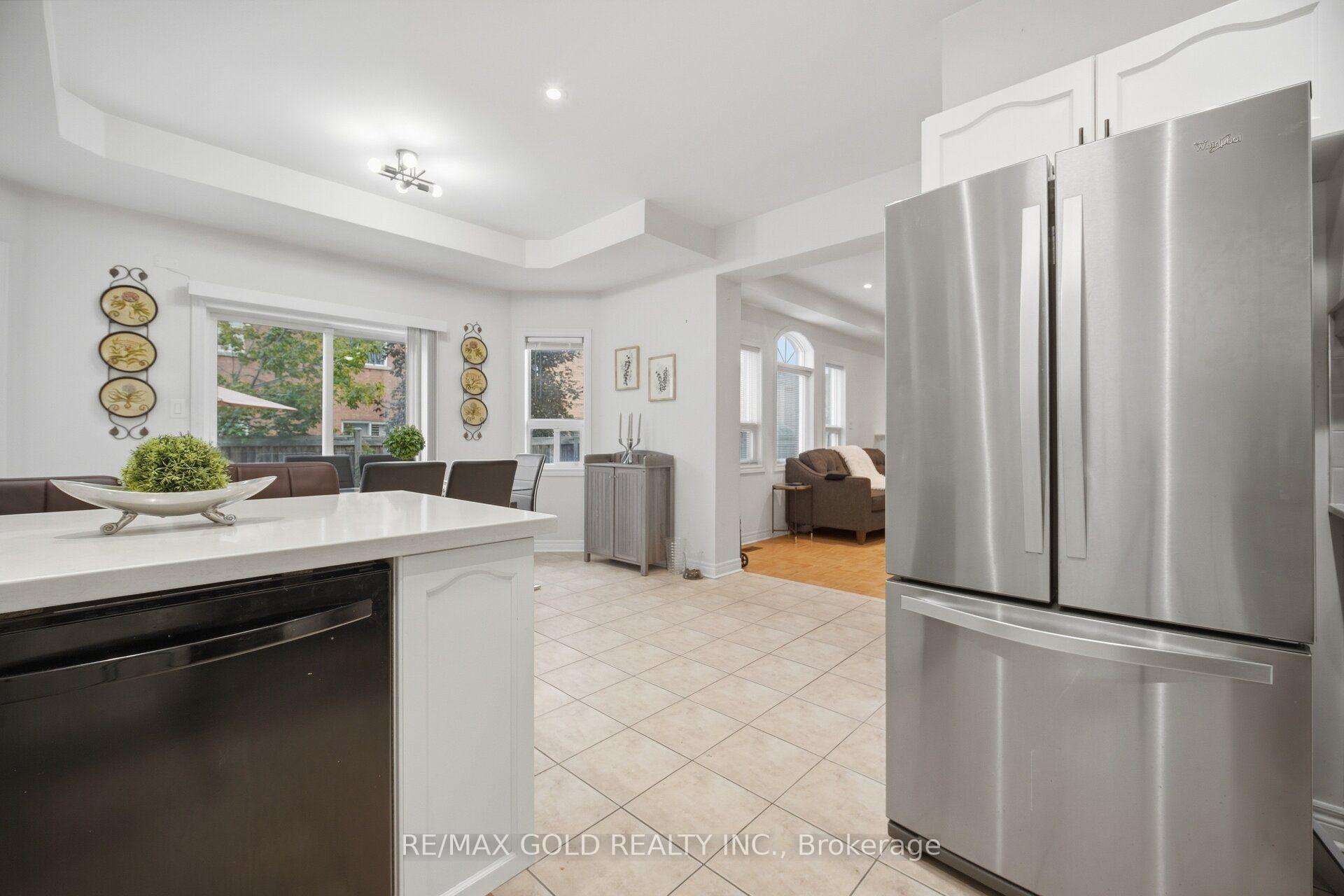 Photo 9 of 10 Sir Jacobs Crescent, Brampton, Fletcher's Meadow — HOMEH