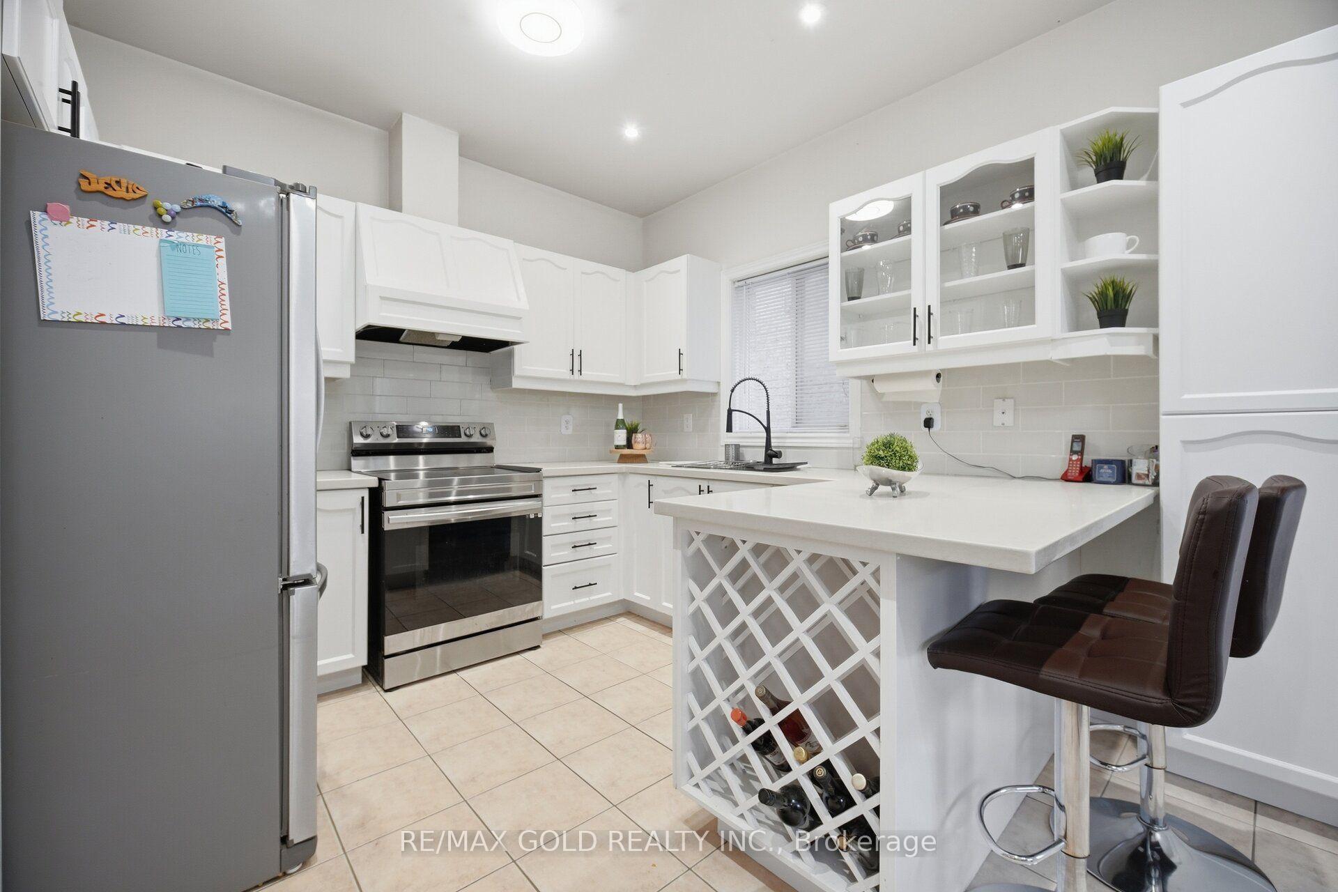Photo 10 of 10 Sir Jacobs Crescent, Brampton, Fletcher's Meadow — HOMEH