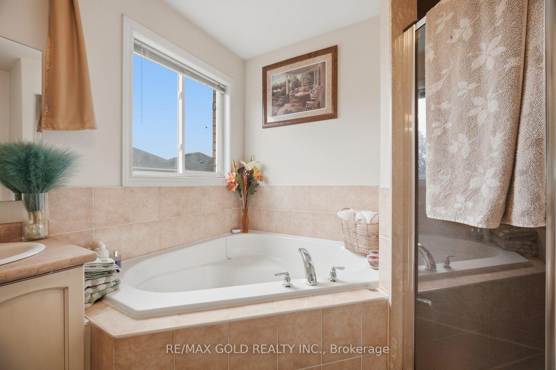 Photo 24 of 10 Sir Jacobs Crescent, Brampton, Fletcher's Meadow — HOMEH
