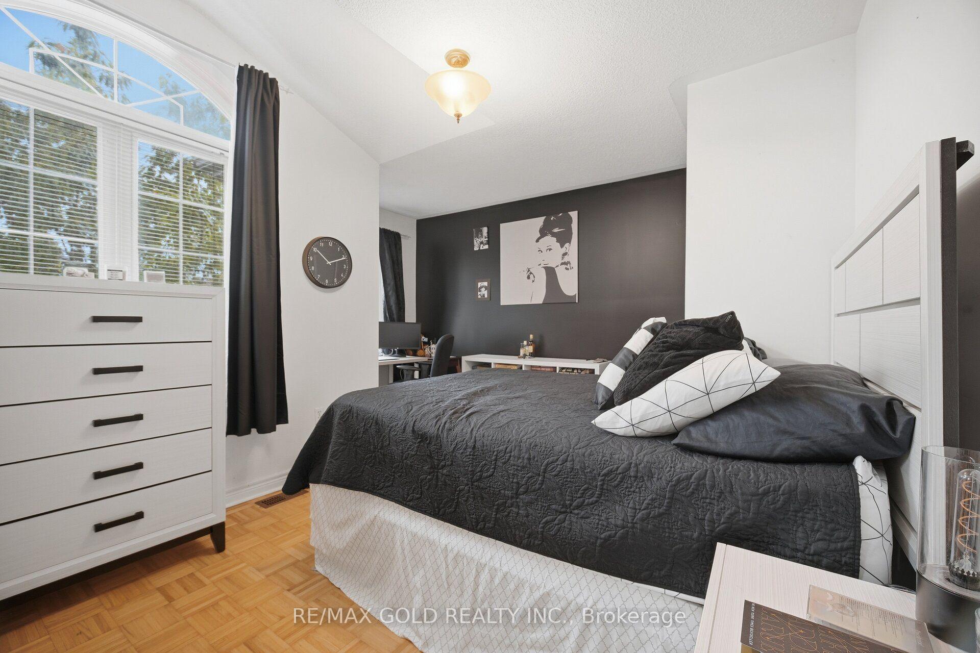 Photo 29 of 10 Sir Jacobs Crescent, Brampton, Fletcher's Meadow — HOMEH