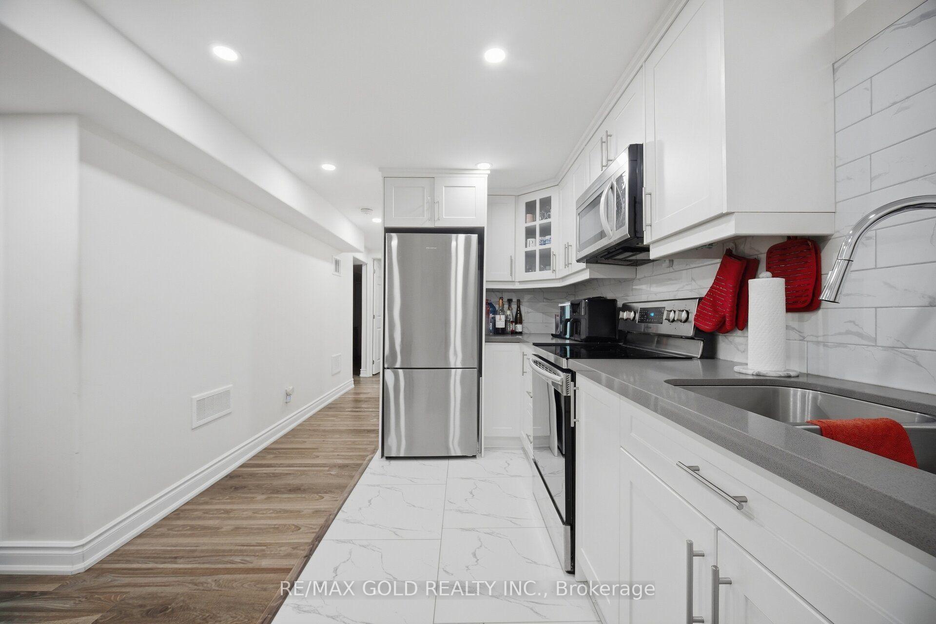 Photo 40 of 10 Sir Jacobs Crescent, Brampton, Fletcher's Meadow — HOMEH