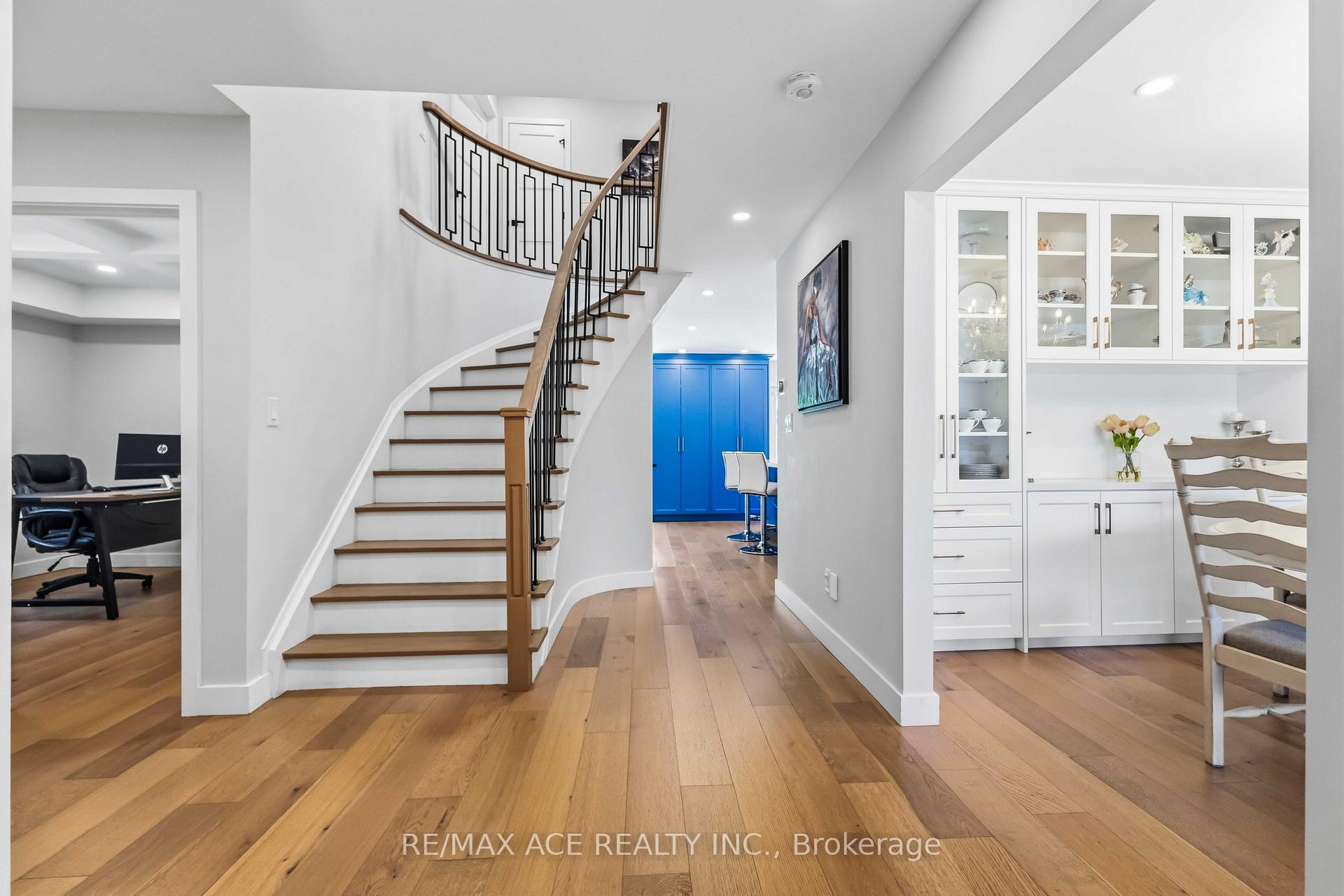 Photo 5 of 19 Barker Court, Markham, Sherwood-Amberglen — HOMEH