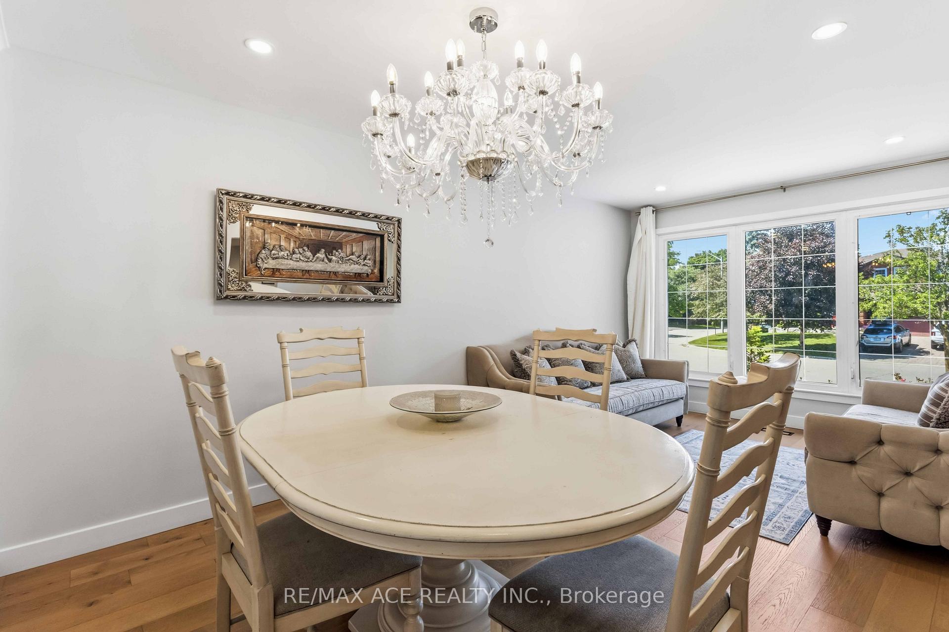 Photo 7 of 19 Barker Court, Markham, Sherwood-Amberglen — HOMEH