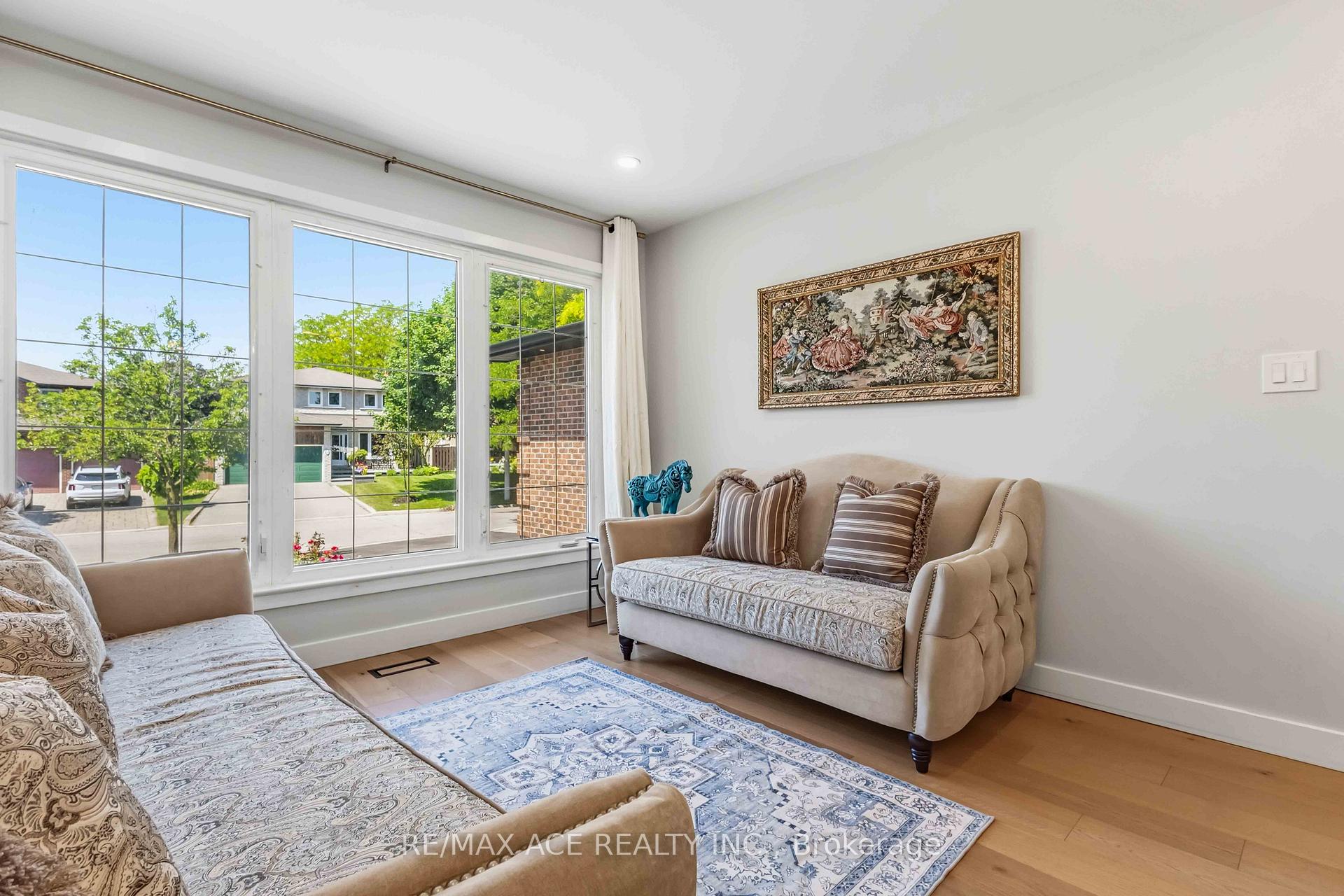 Photo 9 of 19 Barker Court, Markham, Sherwood-Amberglen — HOMEH