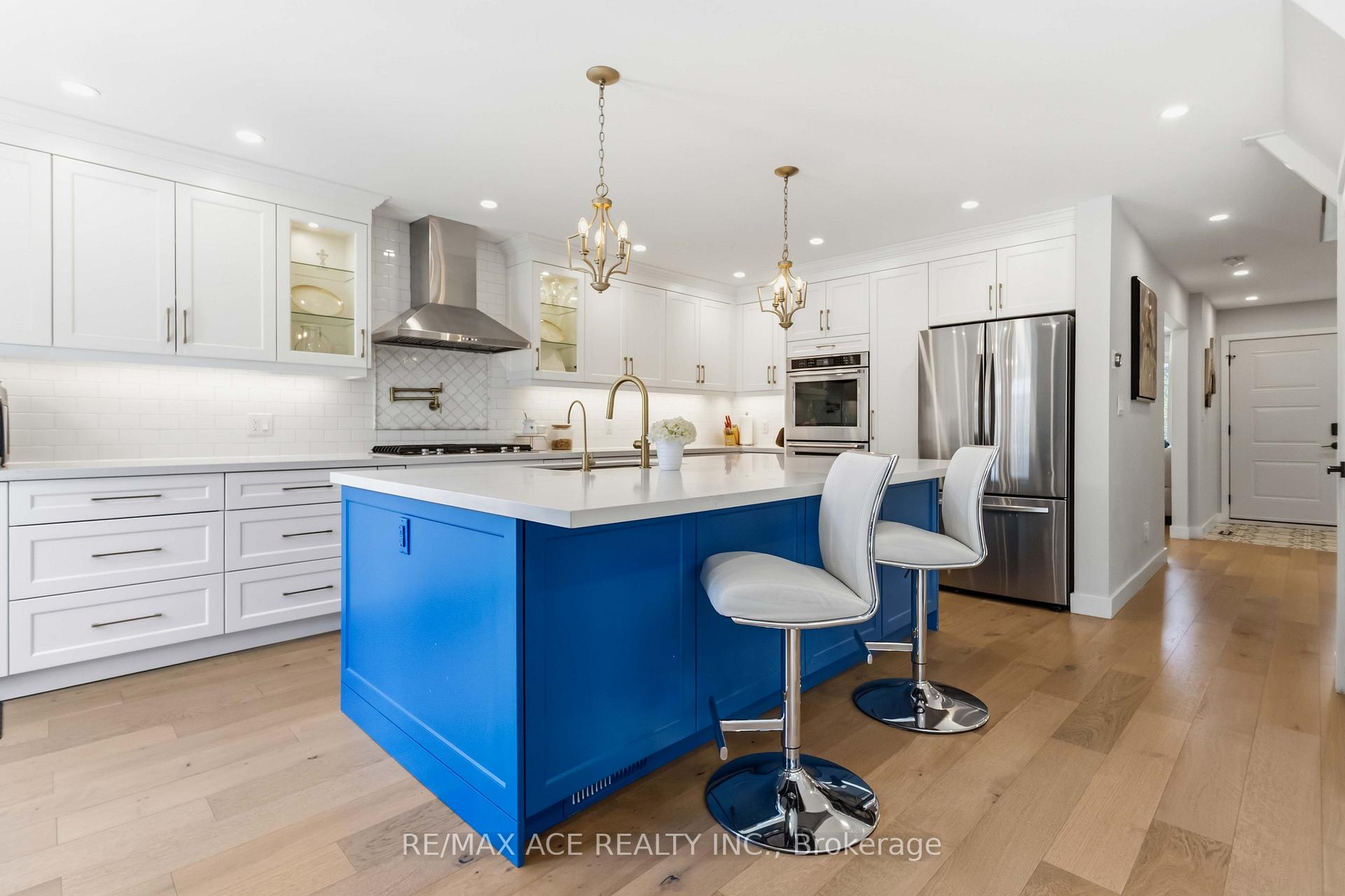 Photo 16 of 19 Barker Court, Markham, Sherwood-Amberglen — HOMEH