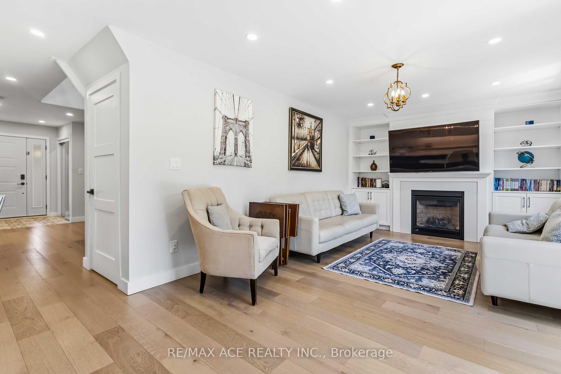 Photo 18 of 19 Barker Court, Markham, Sherwood-Amberglen — HOMEH