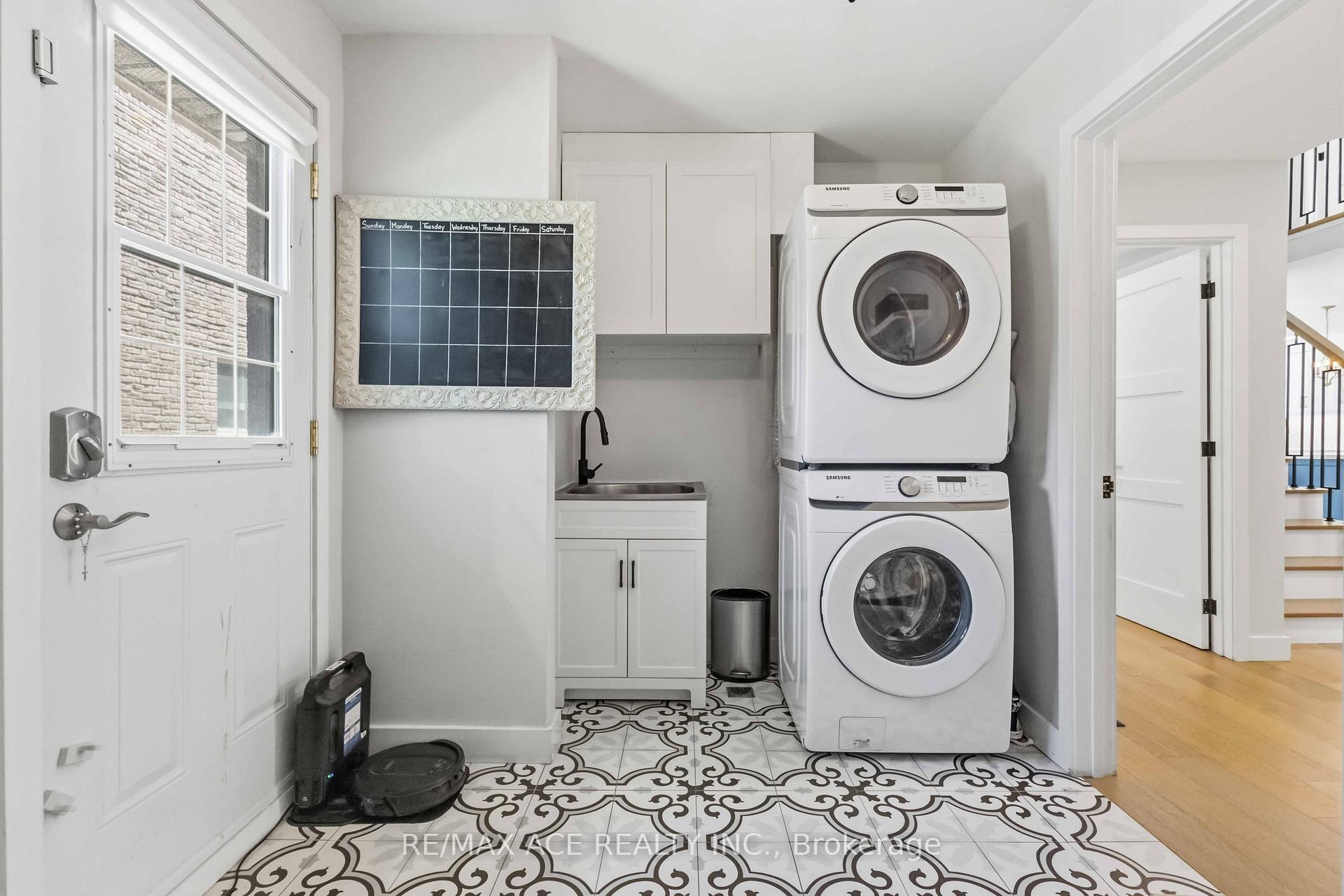 Photo 25 of 19 Barker Court, Markham, Sherwood-Amberglen — HOMEH