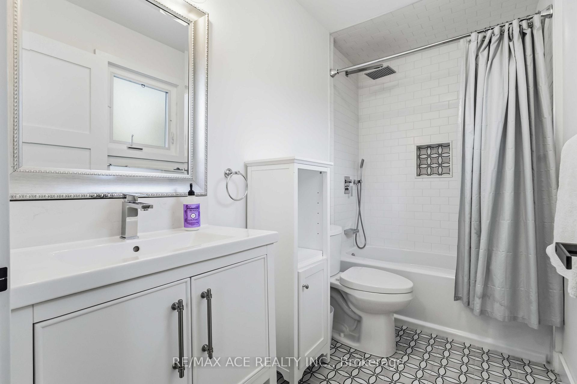 Photo 37 of 19 Barker Court, Markham, Sherwood-Amberglen — HOMEH