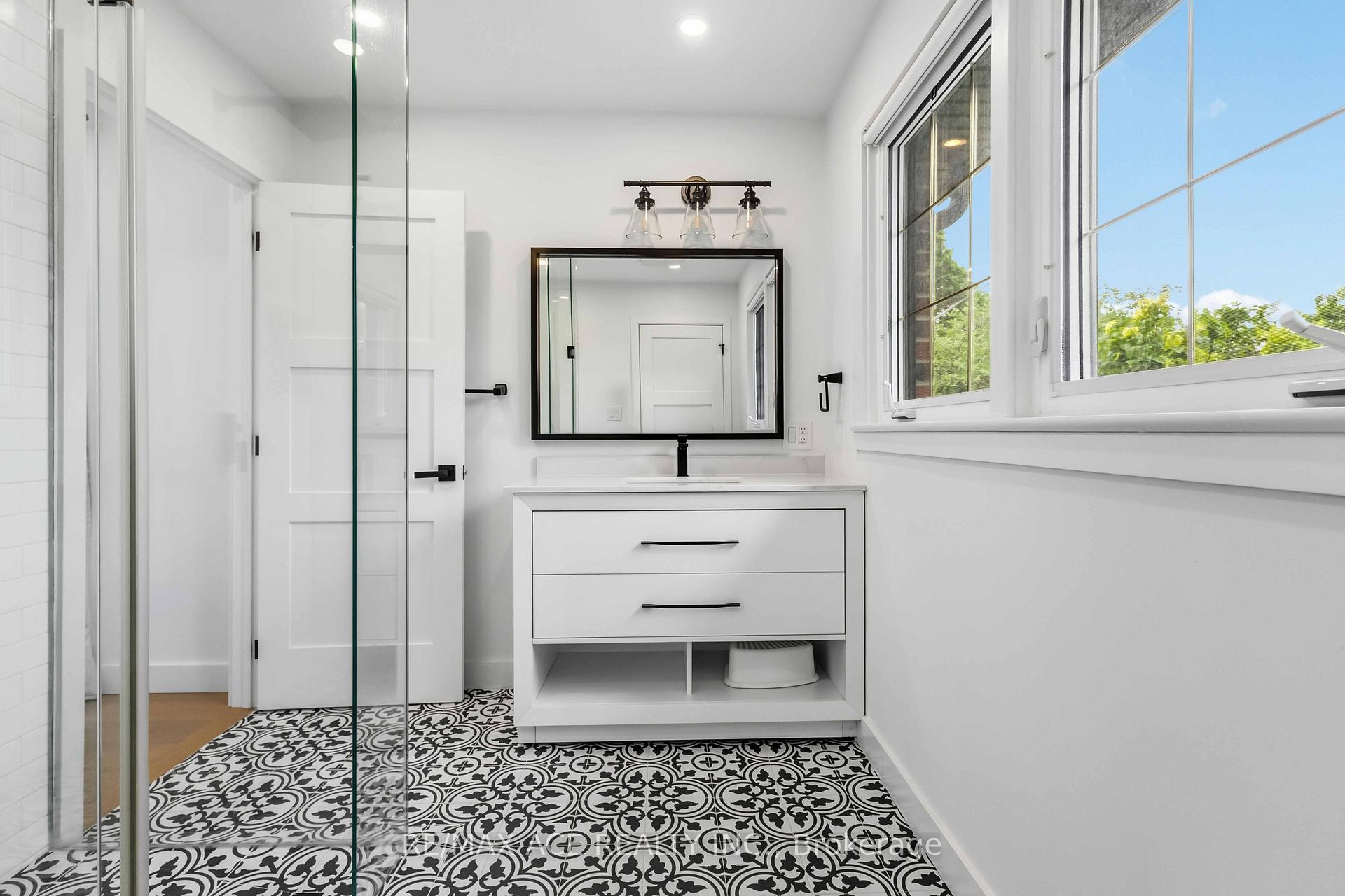 Photo 41 of 19 Barker Court, Markham, Sherwood-Amberglen — HOMEH